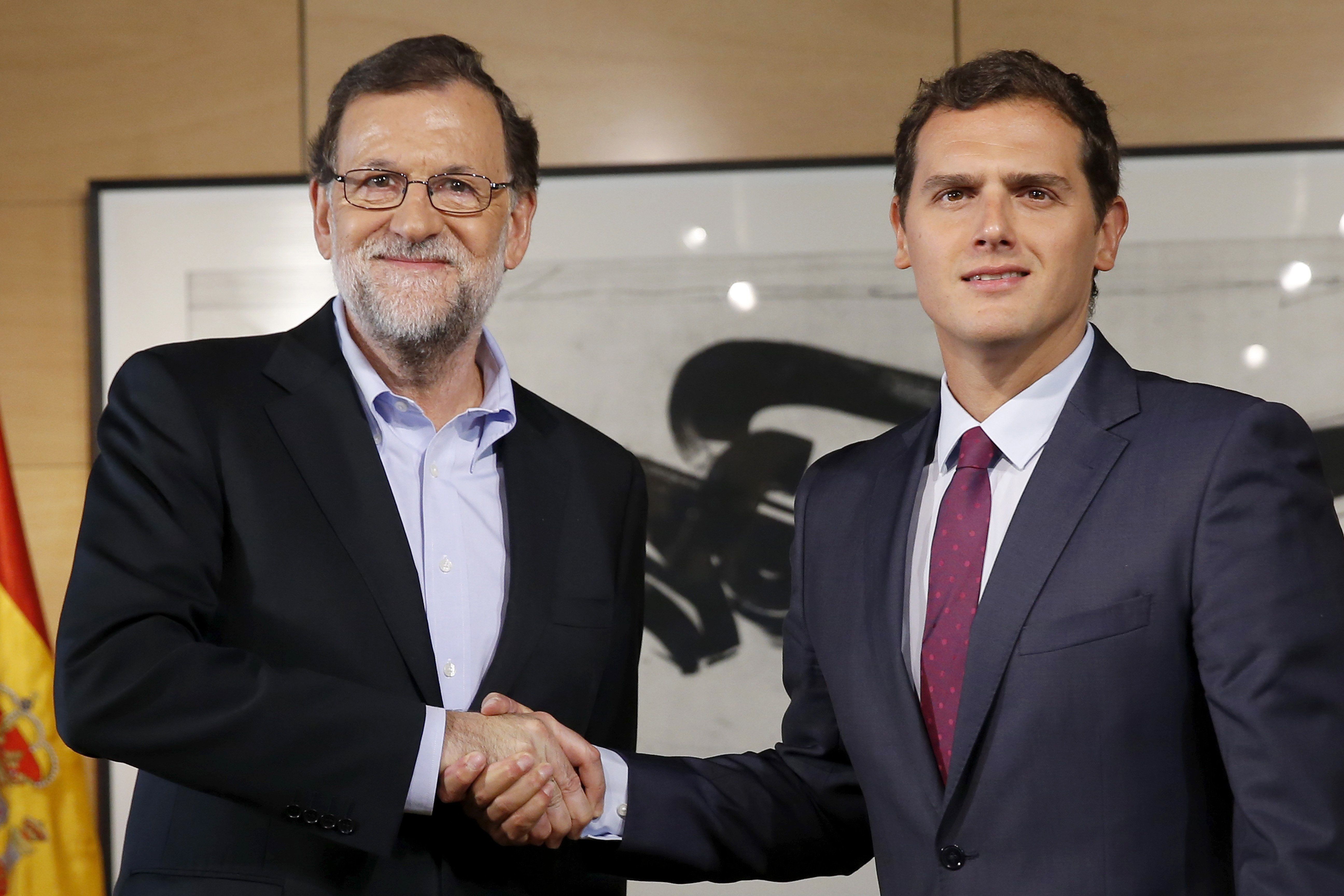 Rajoy ha conversado esta mañana con Sánchez y Rivera