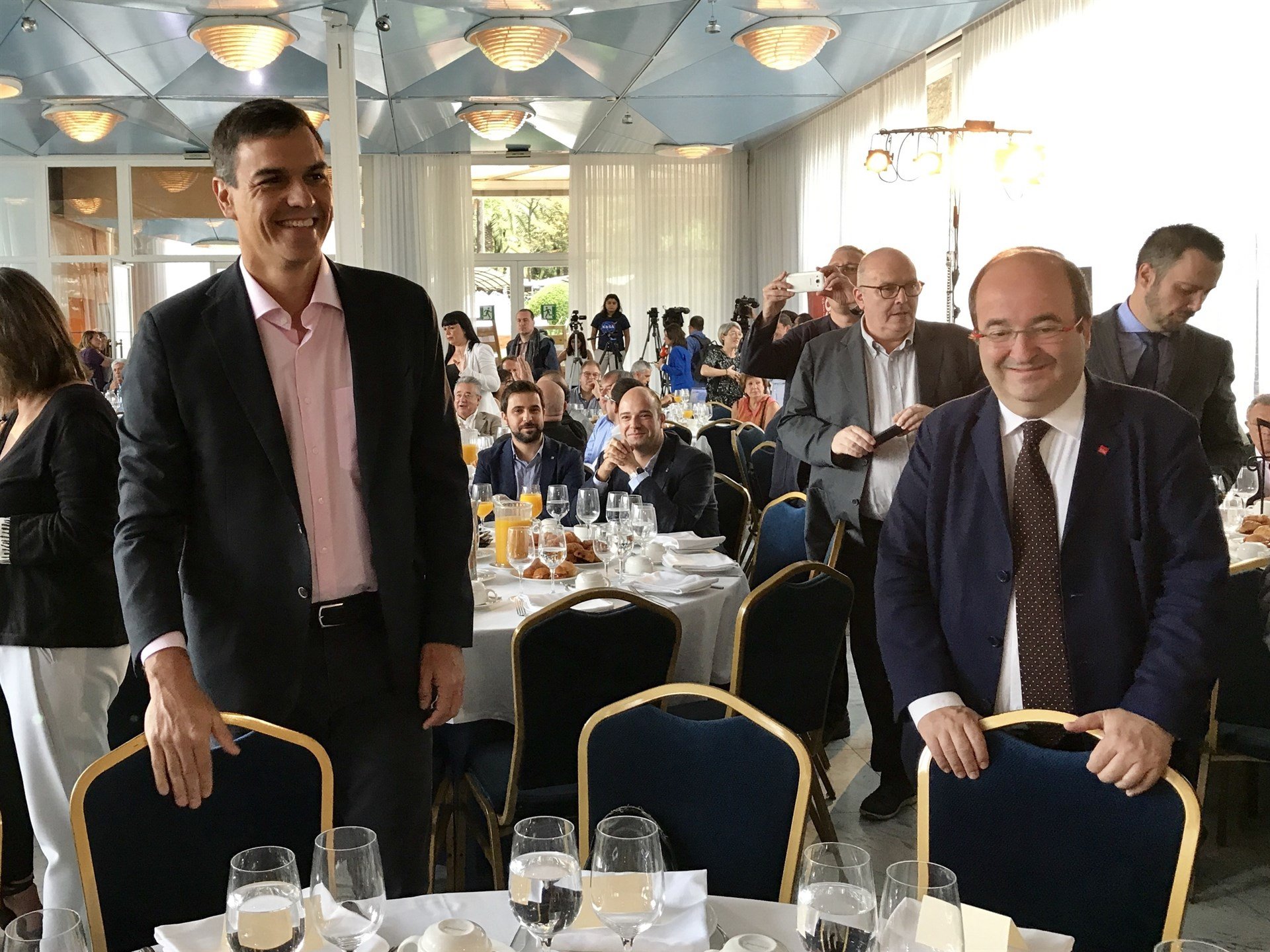 Sánchez demana "claredat" a Colau però descarta trencar el govern de Barcelona