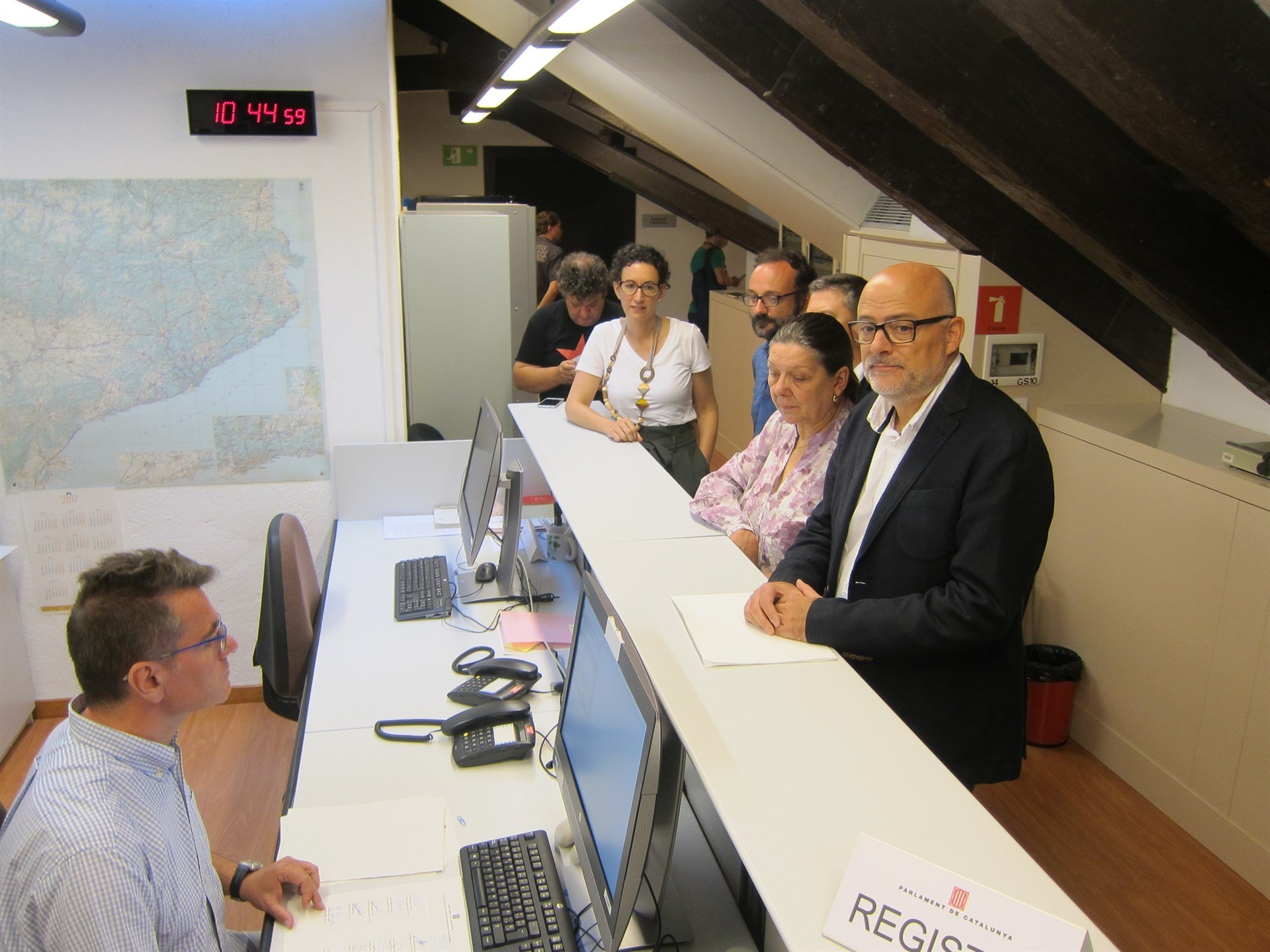 JxSí i la CUP demanen suspendre l'activitat parlamentària per la campanya