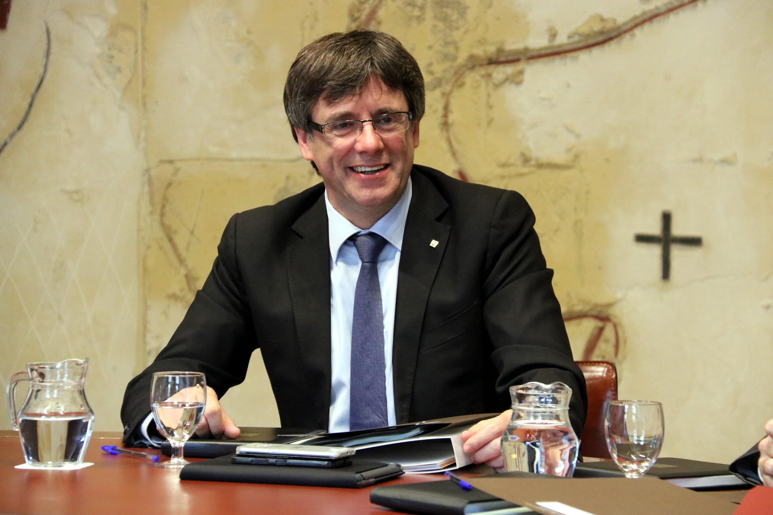 La resposta de Puigdemont als talls de llum: "Ens regalaran una jornada romàntica"