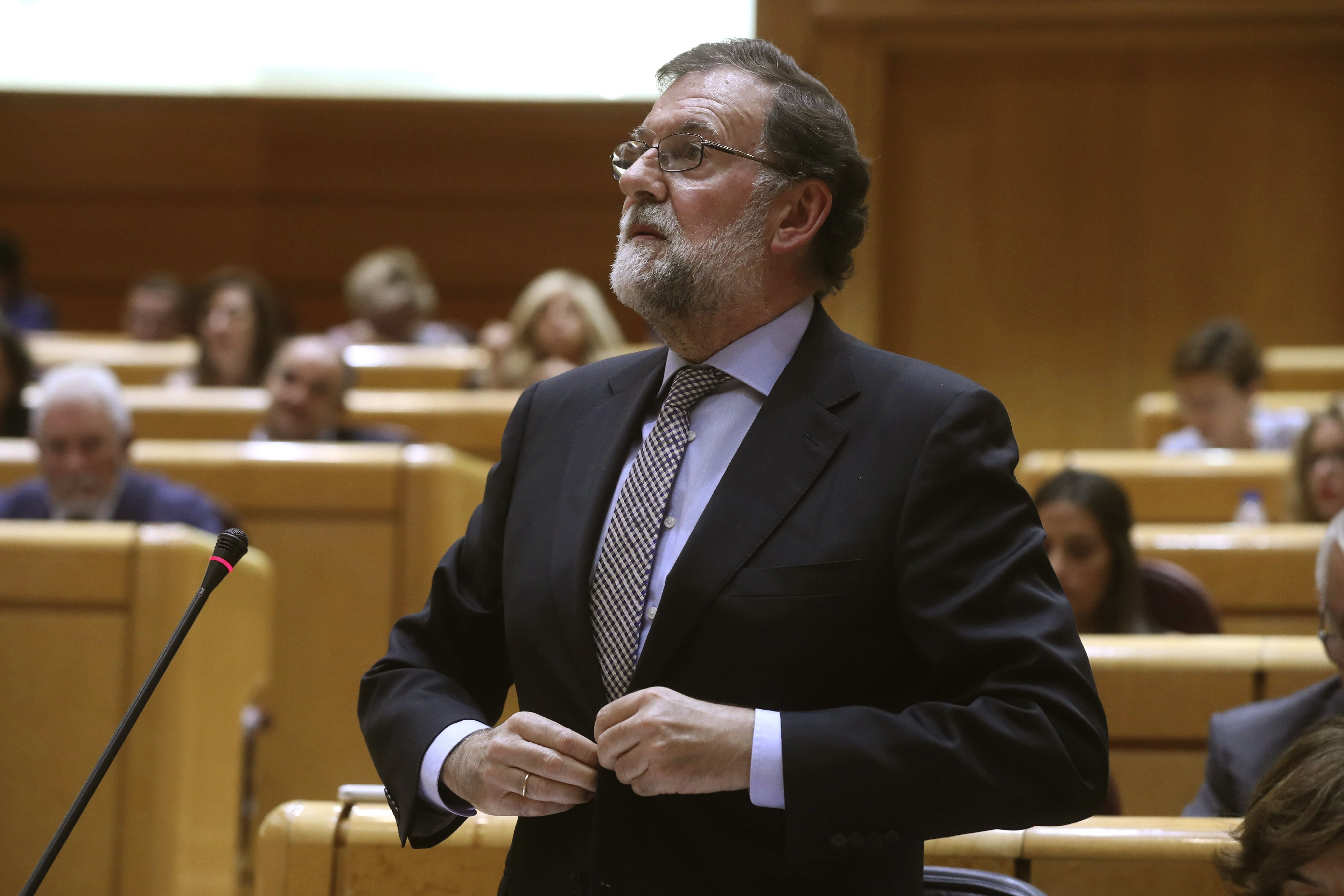La prensa de Madrid carga contra Rajoy y Montoro por permitir actos "ilegales"