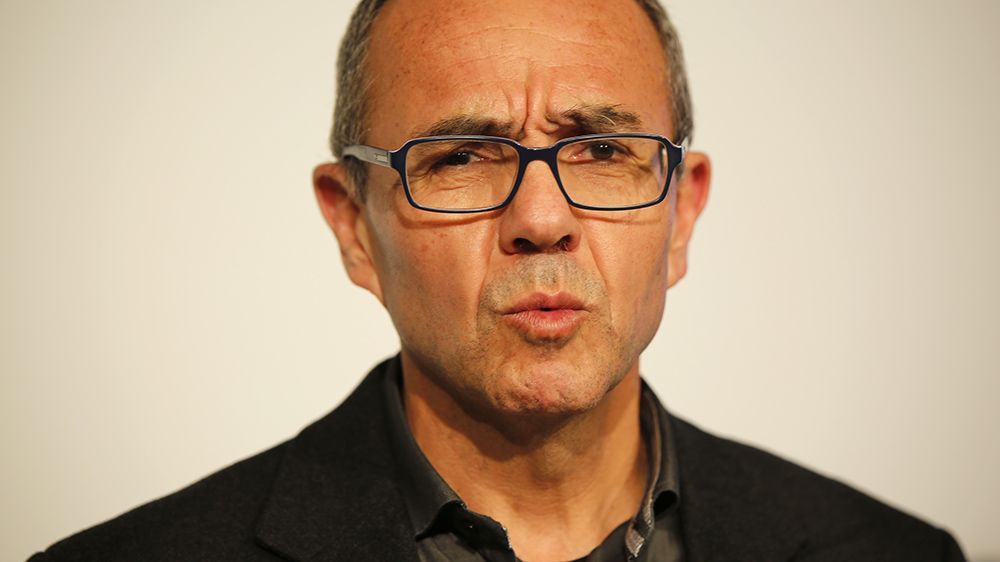 Exigir el català per rebre la renda mínima és "xenofòbia social"