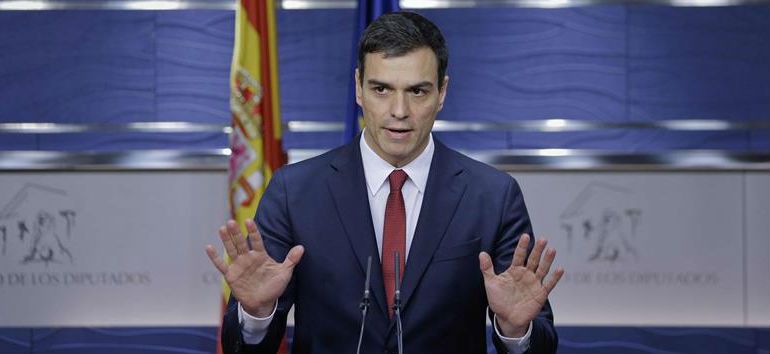 Sánchez confia a desencallar la investidura si Rajoy declina
