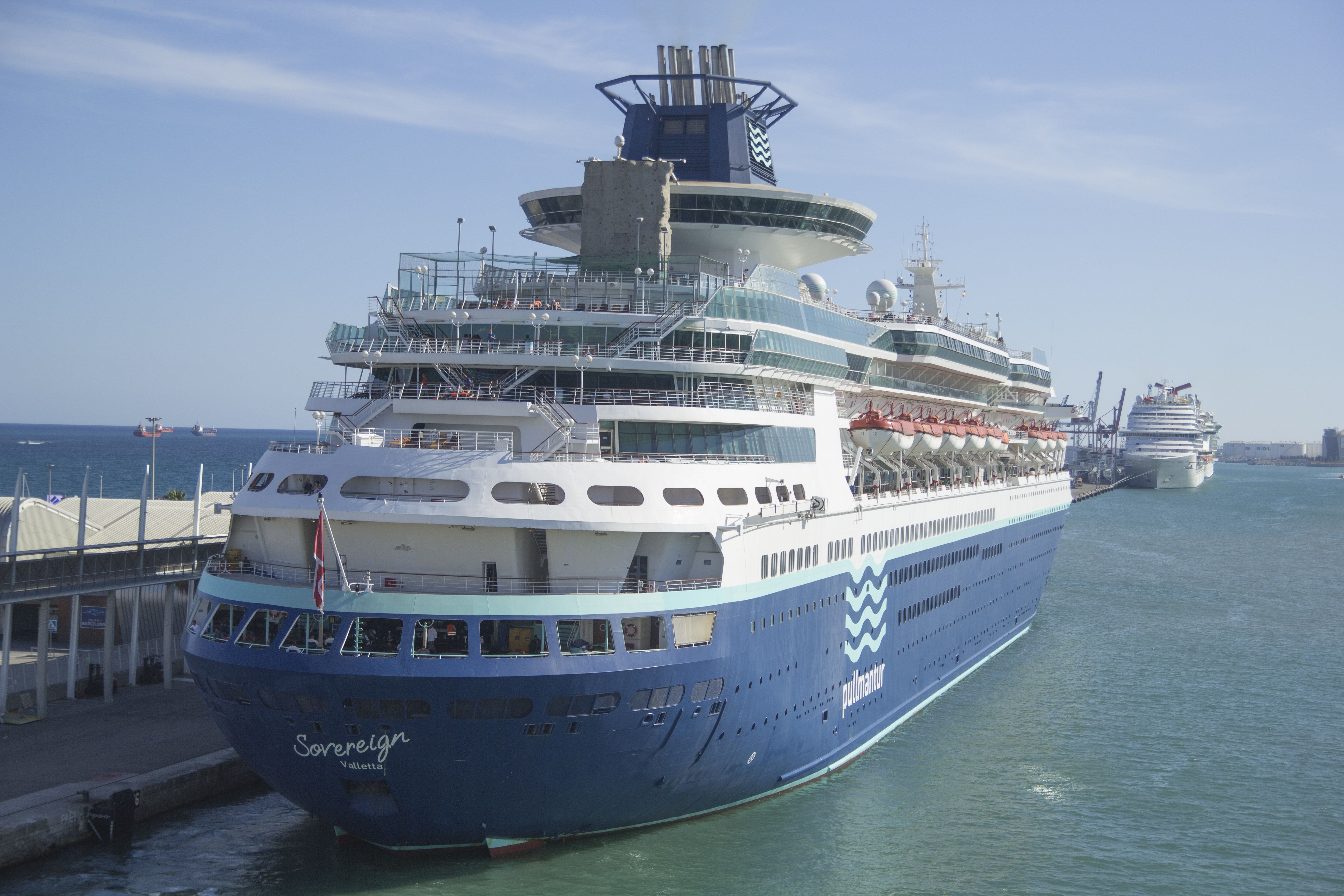 Afluencia de cruceros al Puerto de Barcelona