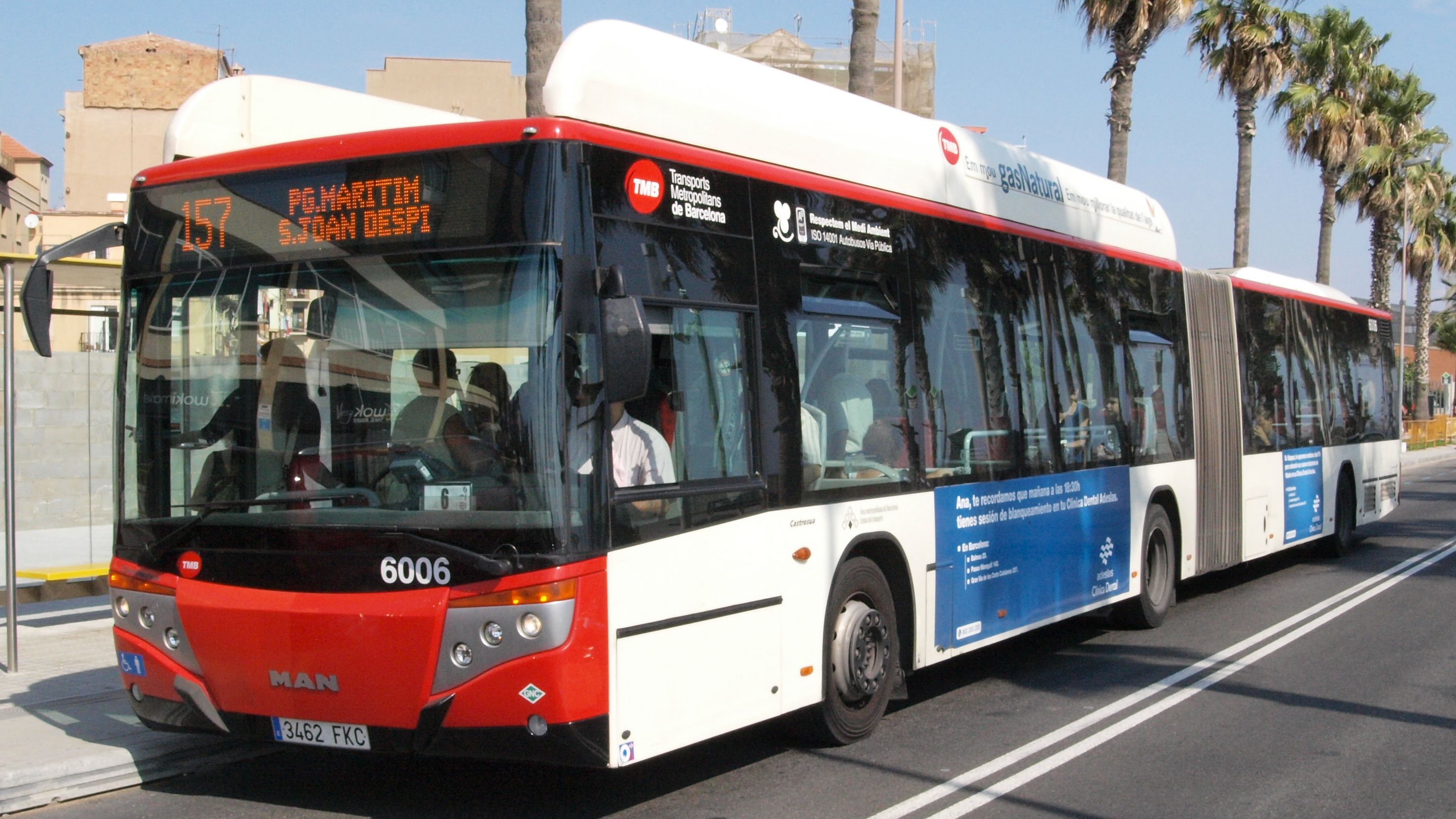 Endesa i TMB presenten un projecte de càrrega ultraràpida per a autobusos elèctrics