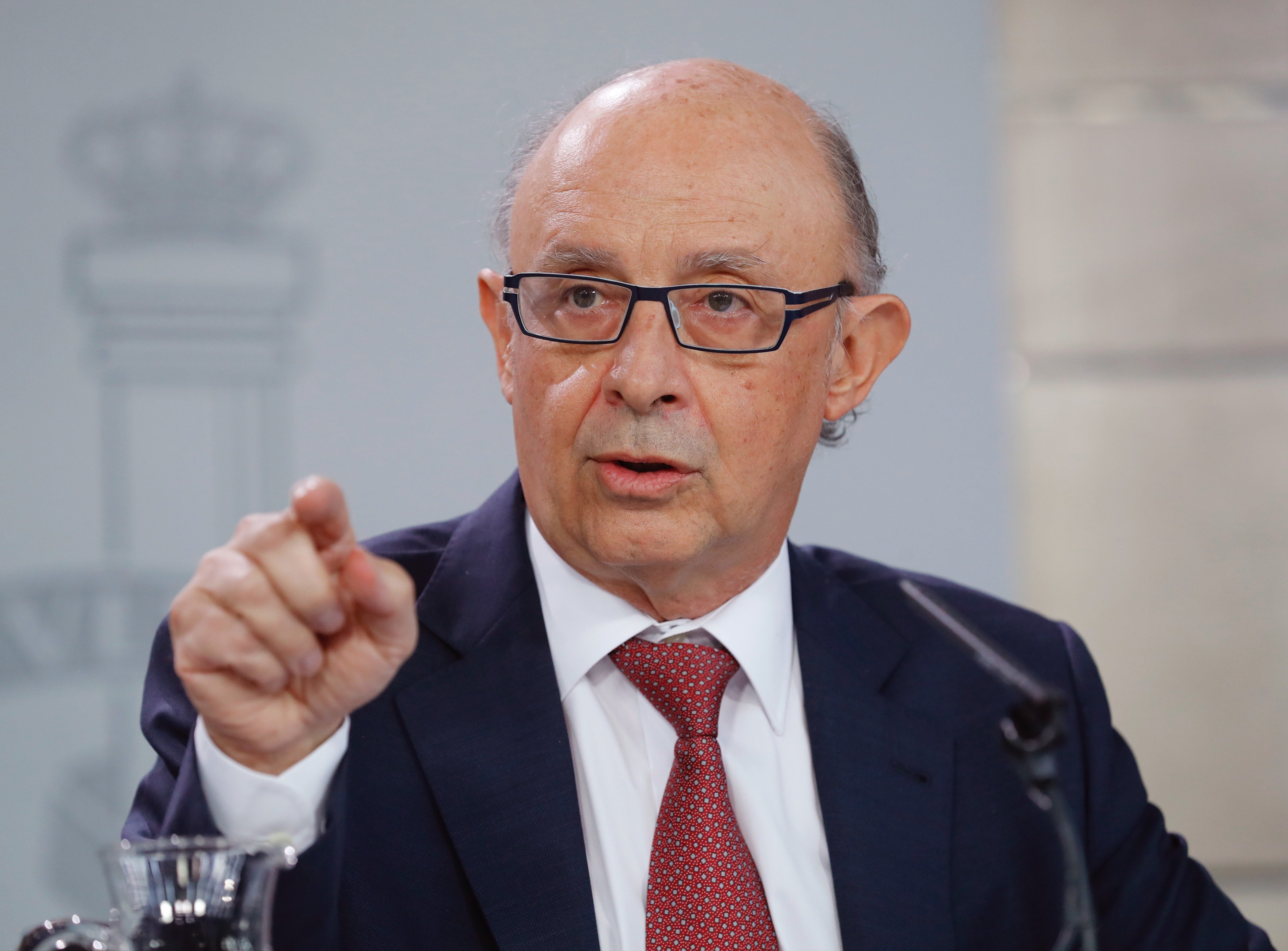 Hacienda descontará el sueldo de hoy a los funcionarios catalanes que secunden el paro