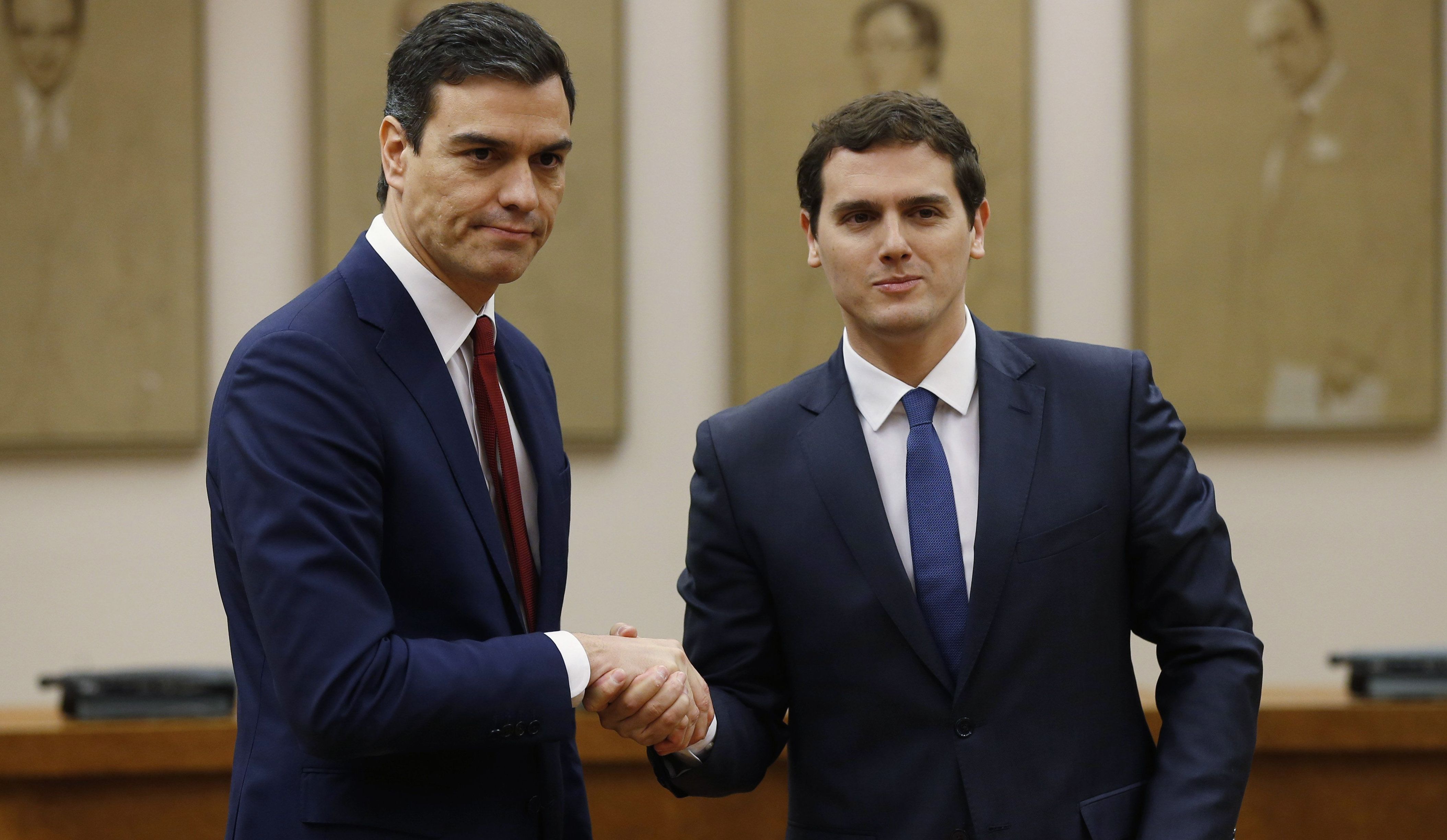 Rivera pone en cuestión la tesis doctoral de Pedro Sánchez