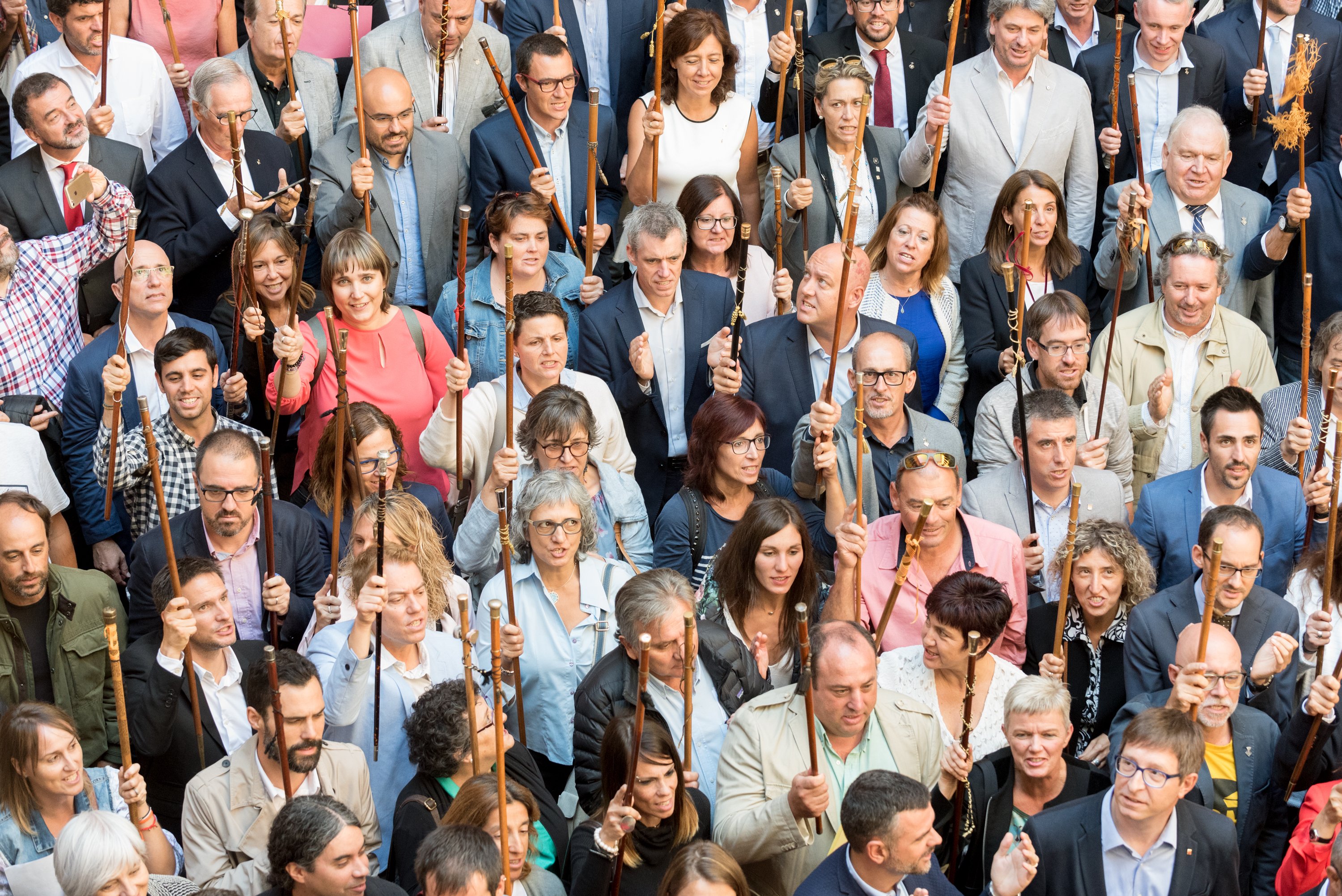 Els alcaldes comencen a declarar a la Fiscalia