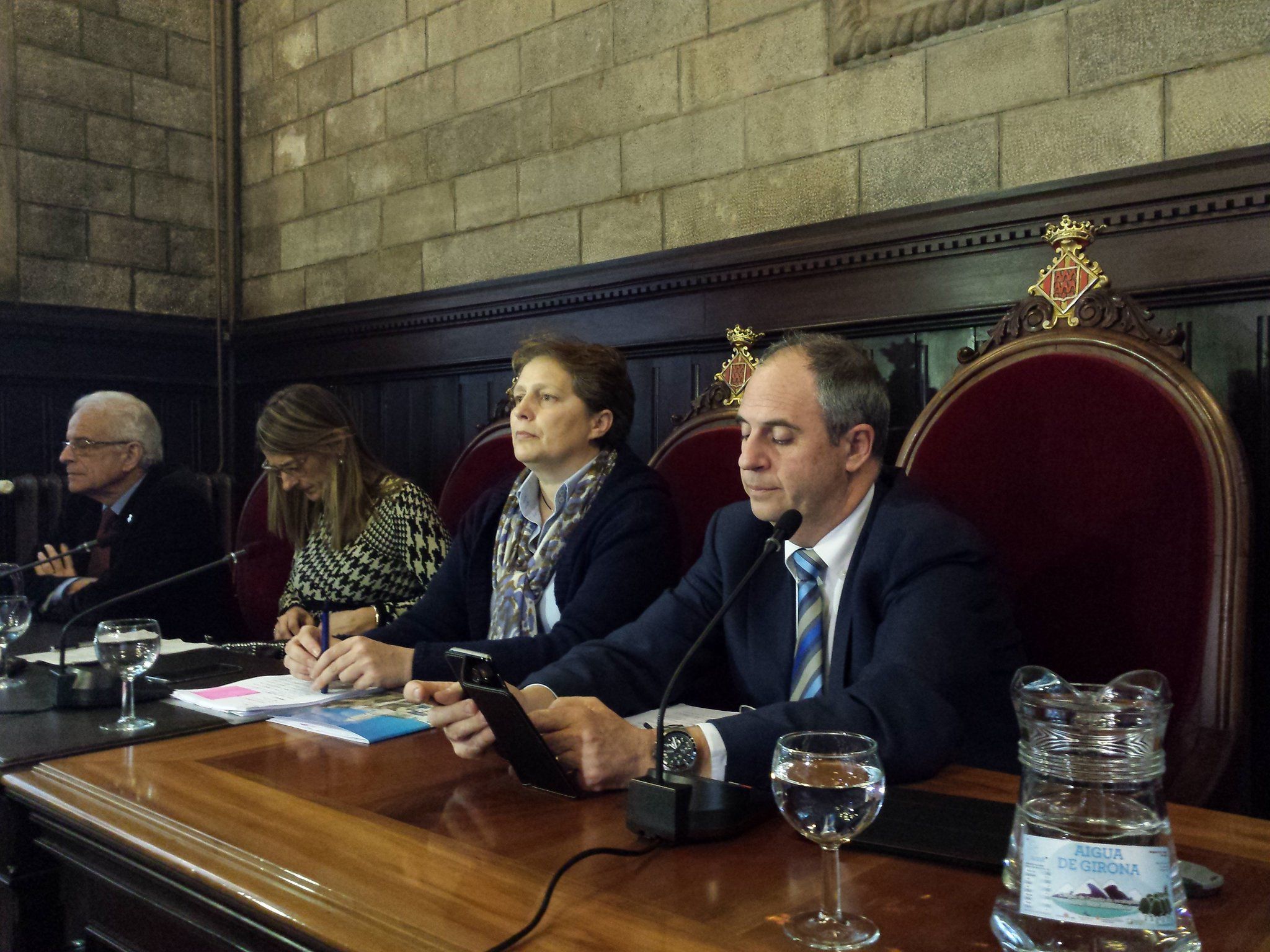 L'alcalde de Girona no se'n surt de pactar ni amb C's ni amb ERC