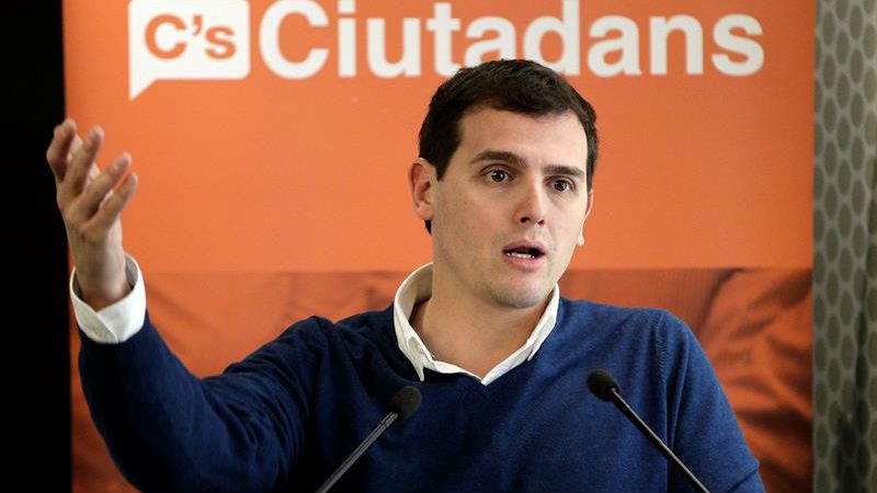 Rivera carrega contra Rajoy: "Ni governa, ni deixa governar"