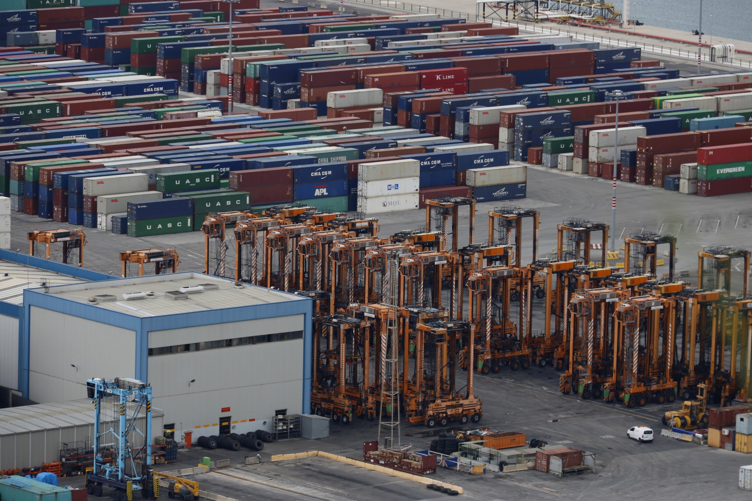 Barcelona, el puerto europeo que más crece en tráfico de contenedores