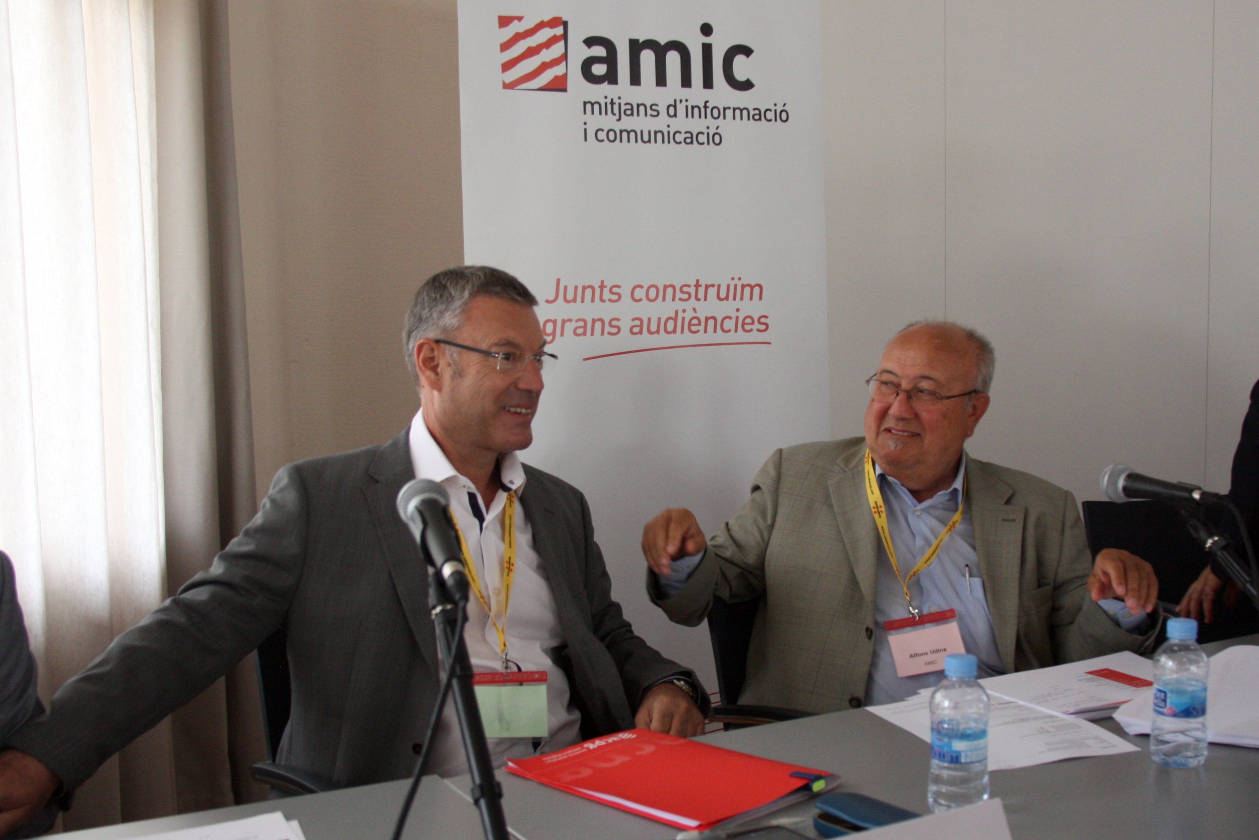 La Guardia Civil notifica a 'El Món' la prohibición de publicar el anuncio del 1-O