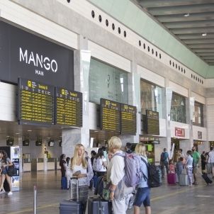 Sancionat per parlar en català a l'aeroport del Prat