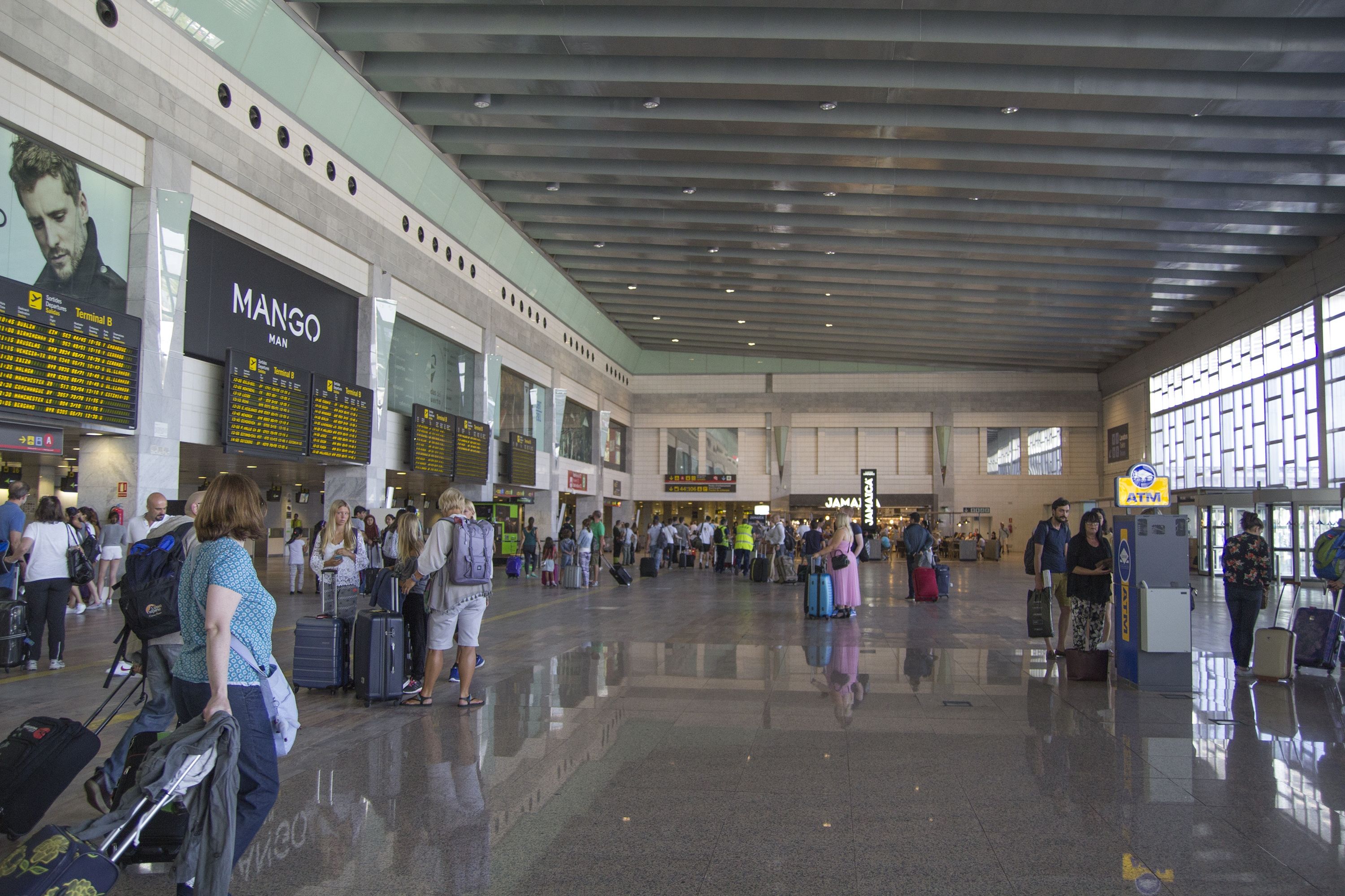 La huelga de Lufthansa salpica el Prat: cancelan una quincena de vuelos