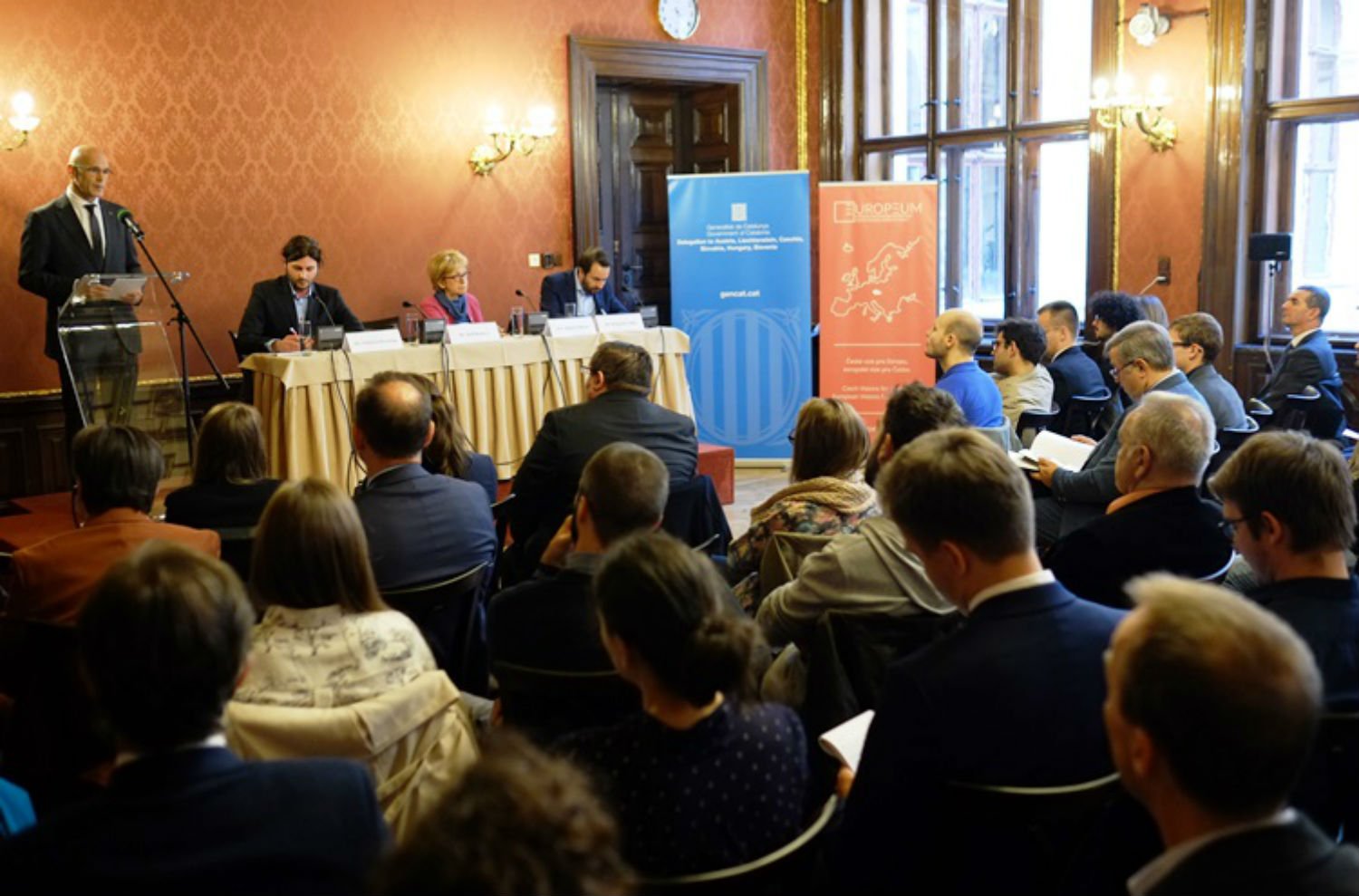 Romeva defiende el 1-O en Praga: "La UE se juega su credibilidad"