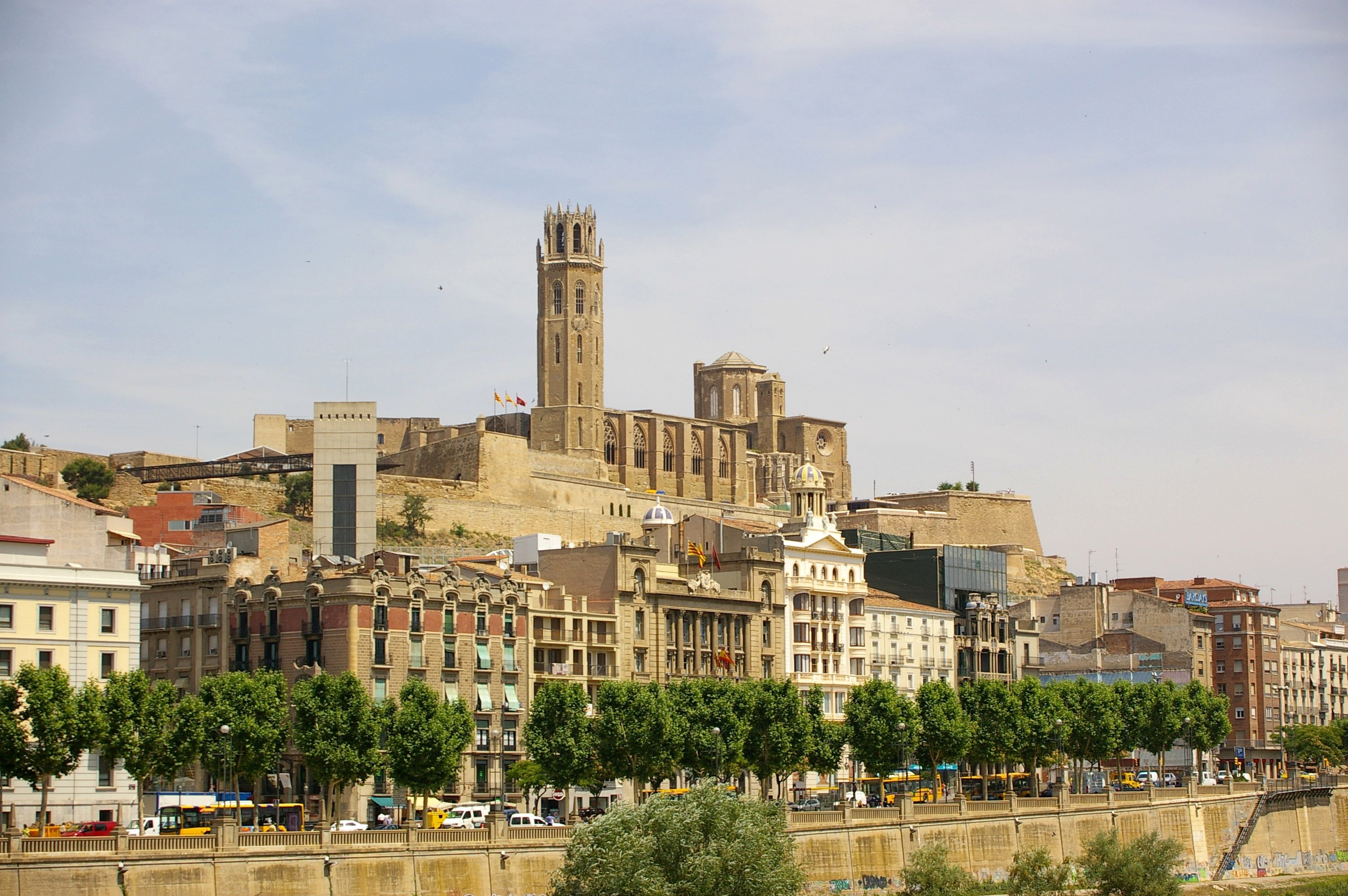 La original pancarta de 'Postureo de Lleida' para promocionar el 1-O