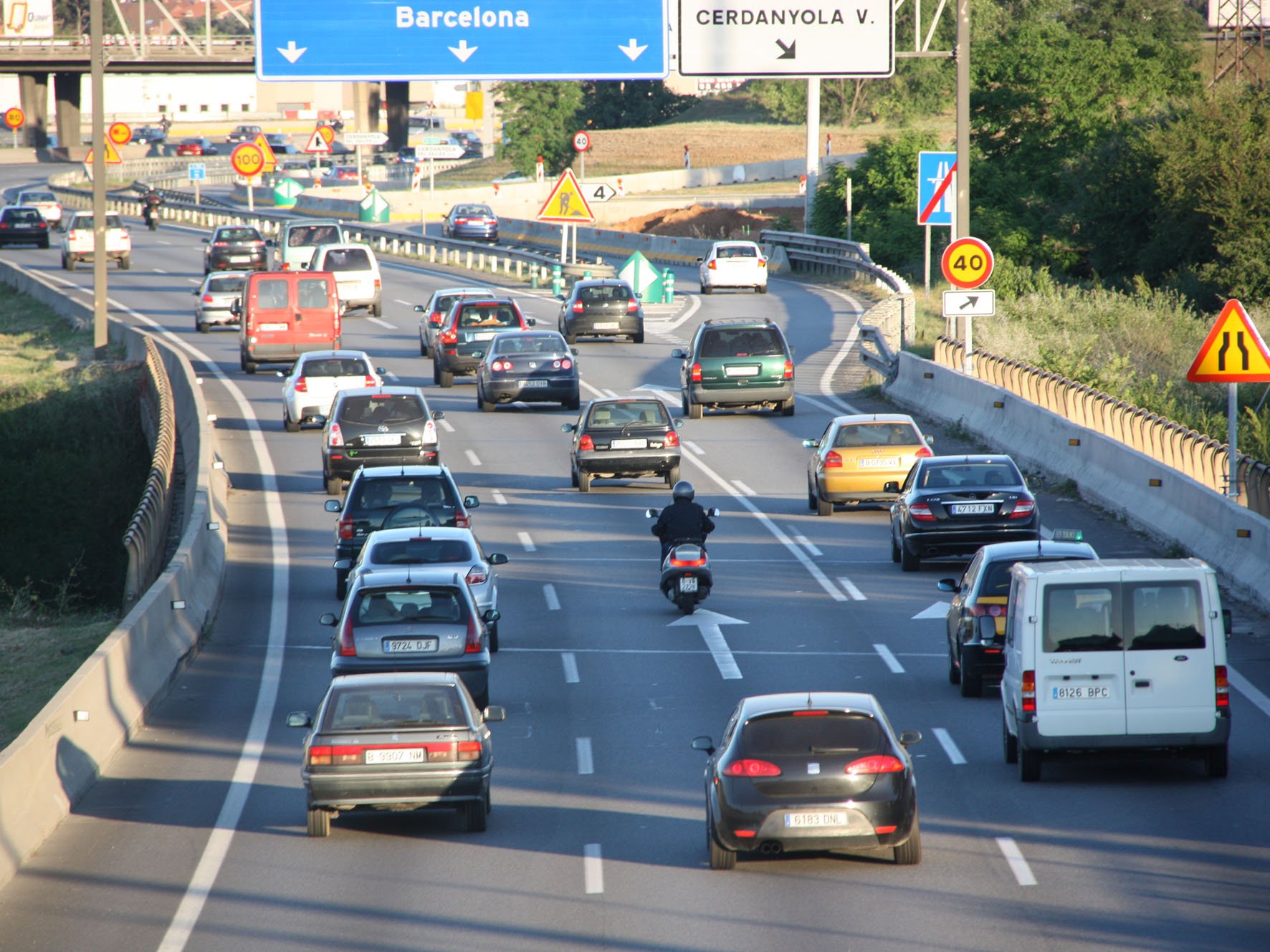 El 25% de vehículos no podrá circular por Barcelona si hay contaminación