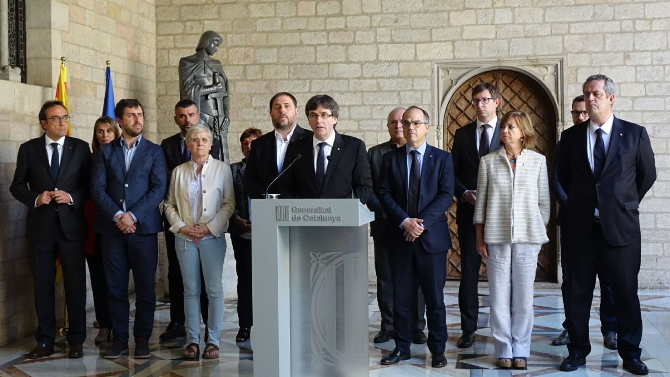 Puigdemont: "Ante un régimen represivo e intimidatorio, el 1-O llevaremos la papeleta y la usaremos"