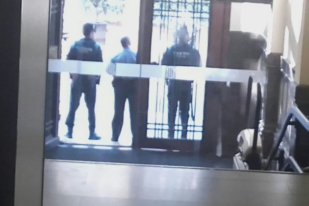 Fotografia des de l'interior del Departament d'Economia / Gemma Liñan