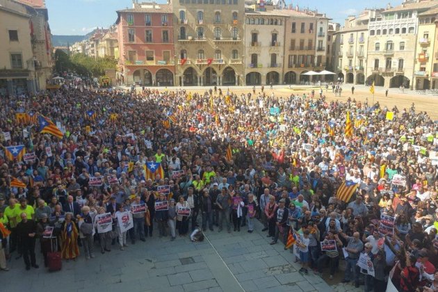 Plaça de Vic, de gom a gom 