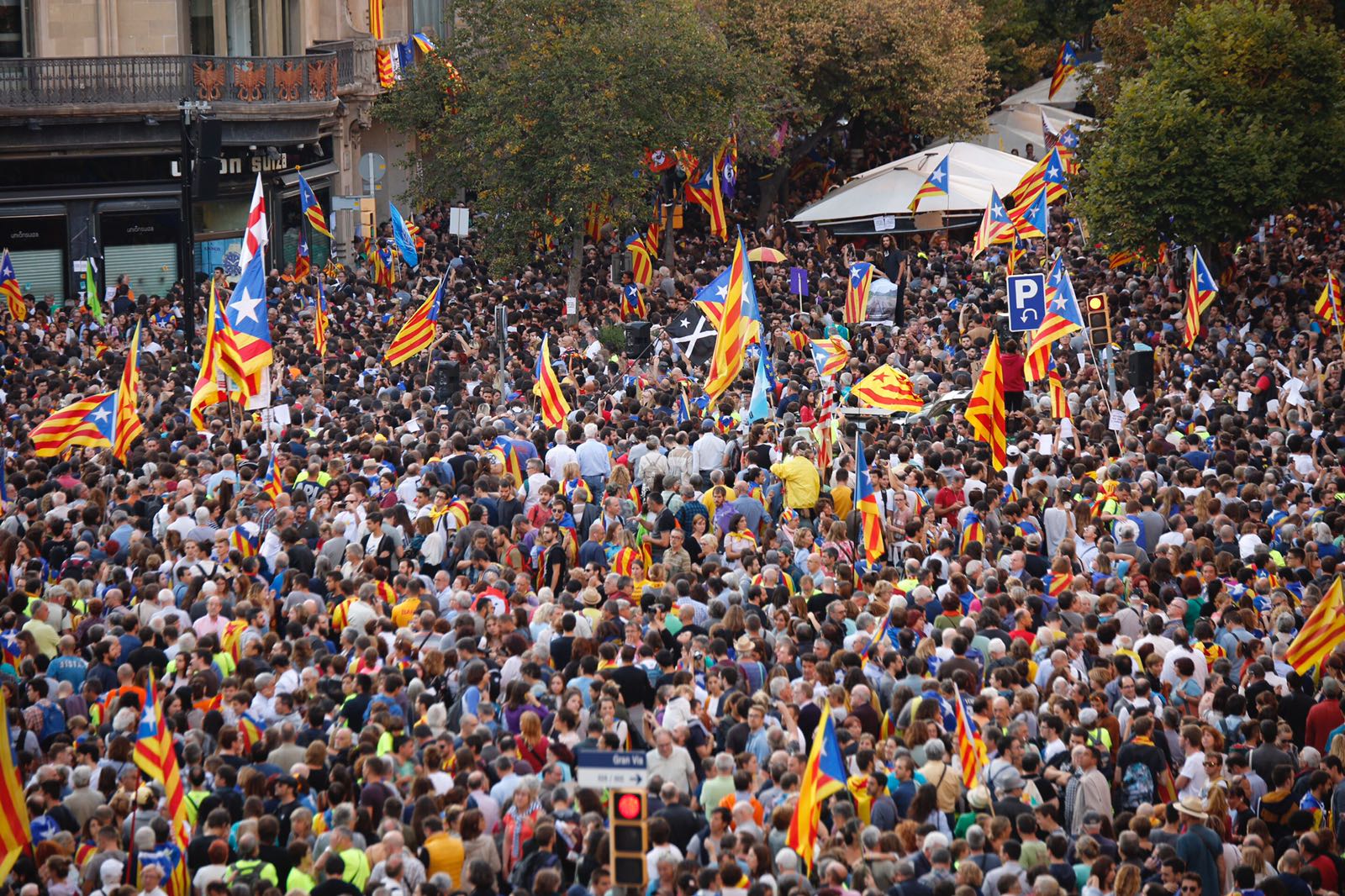 ANC i Òmnium criden a concentrar-se a Gran Via amb rambla Catalunya el 20-S