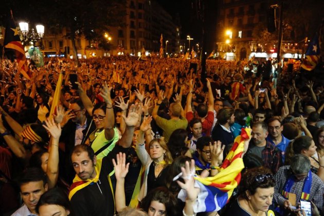 Manifestació Conselleria Economia 20-S 'Octubre' Teresa Solana - Sergi Alcàzar