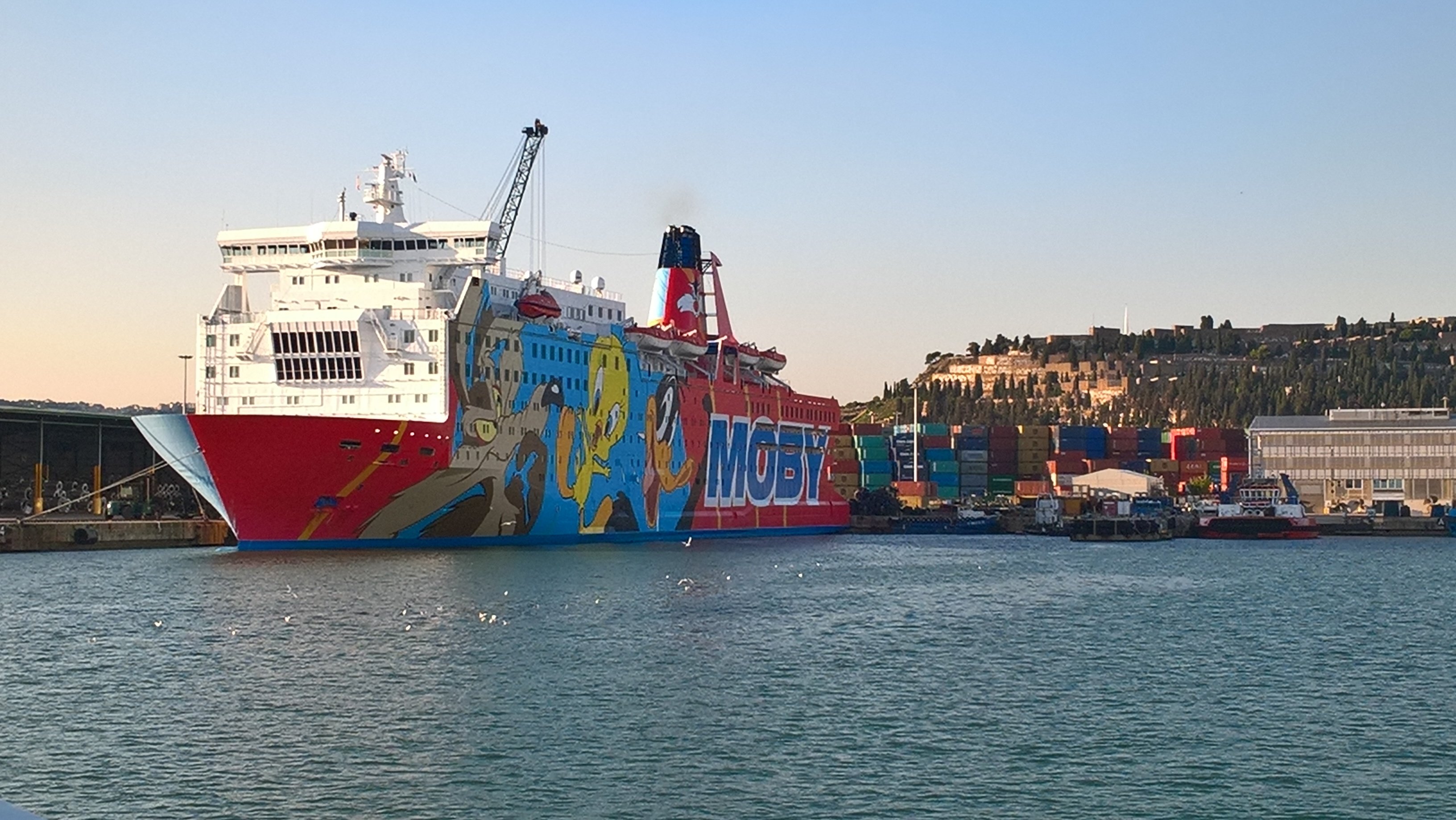 Els estibadors de Barcelona i Tarragona no proveiran els "vaixells de la repressió"