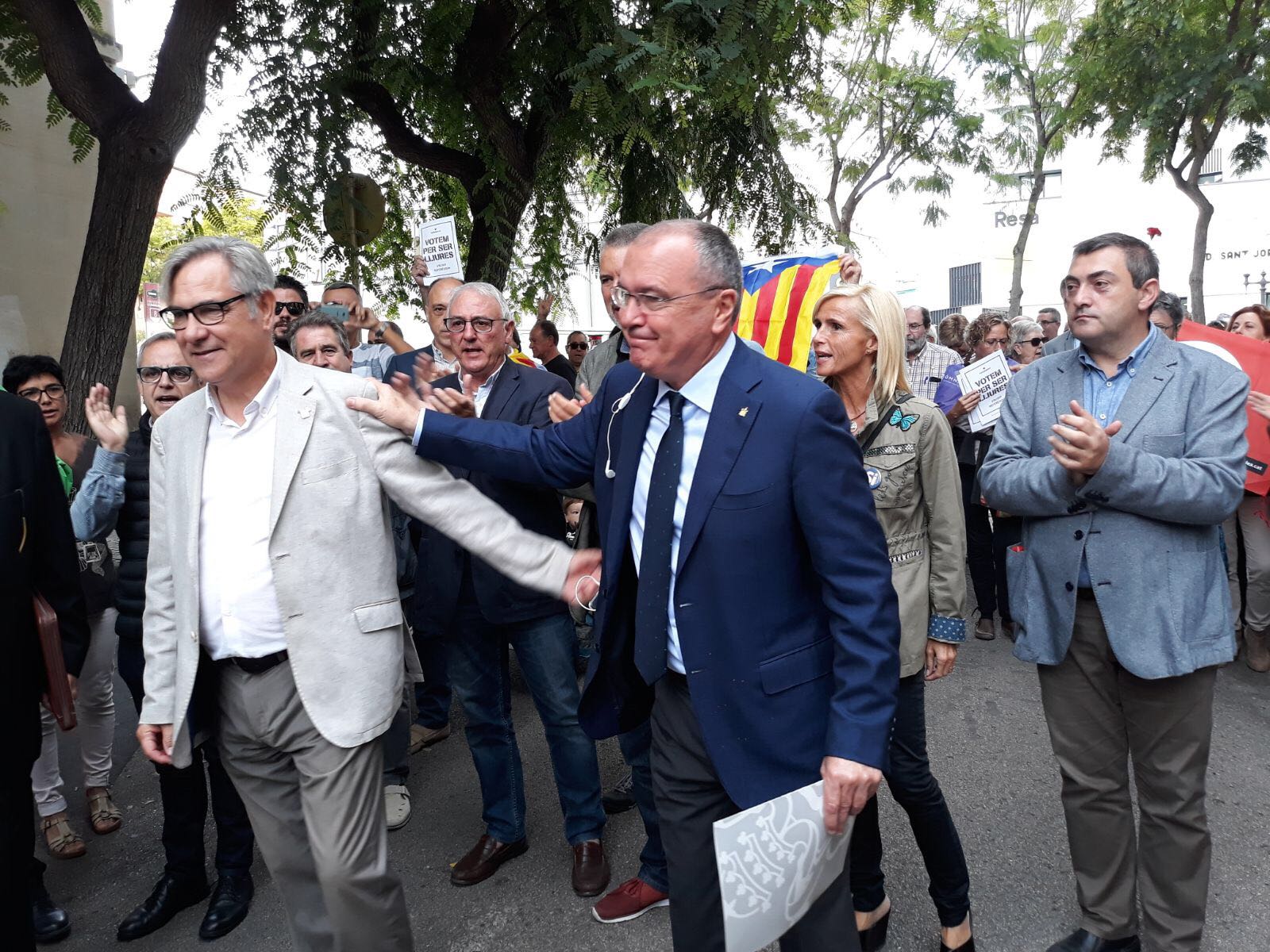 Un juez investiga el alcalde y tres concejales de Torredembarra por el 1-O