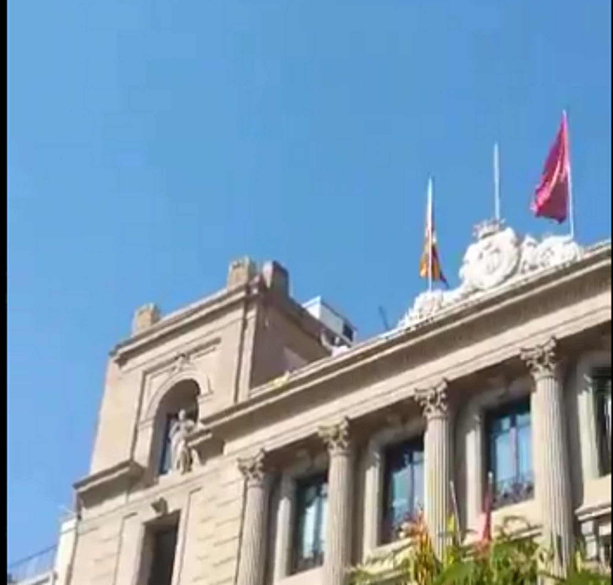 Retiran la bandera española de la Paeria de Lleida