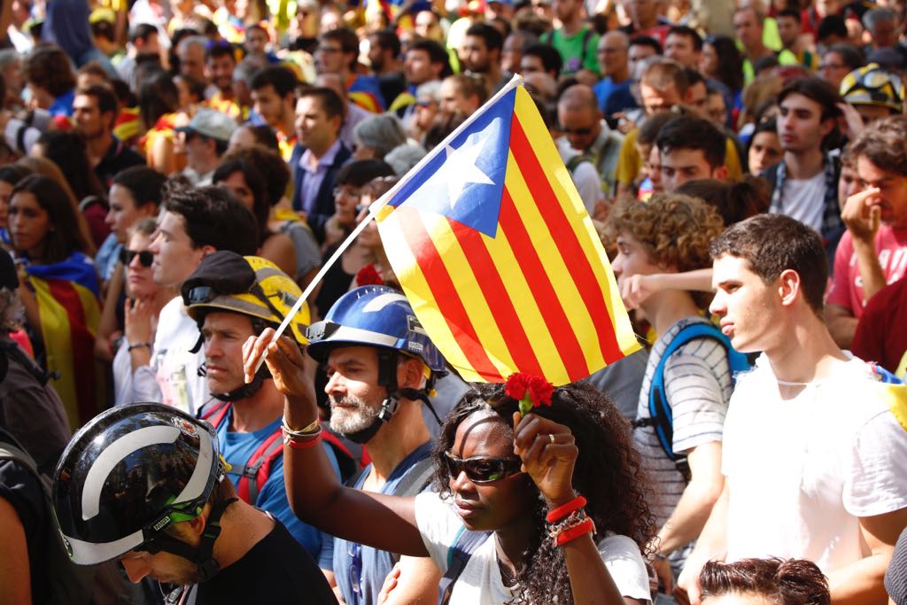 'The Guardian' avisa a Madrid: "La represión fortalecerá el apoyo a la secesión"