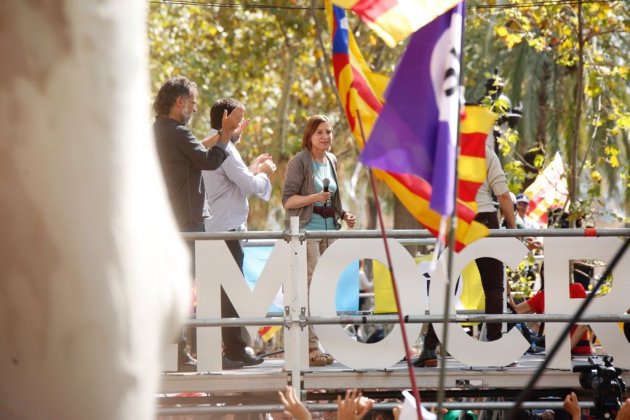 Forcadell, Cuixart i Sànchez a la manifestació / Sergi Alcàzar