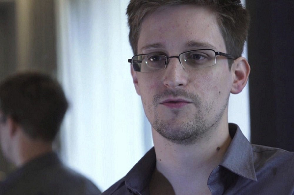 Snowden denuncia "la violación de derechos humanos" en Catalunya
