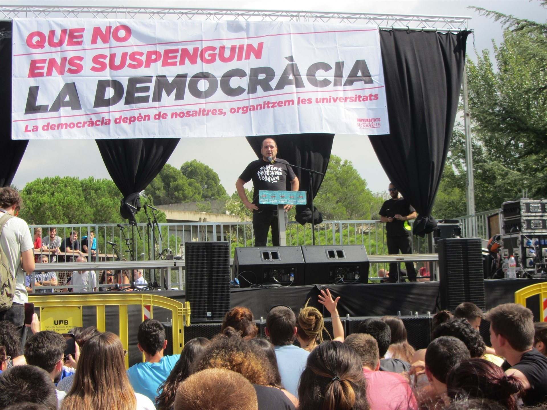 David Fernàndez crida a la convocatòria d'una vaga general a Catalunya