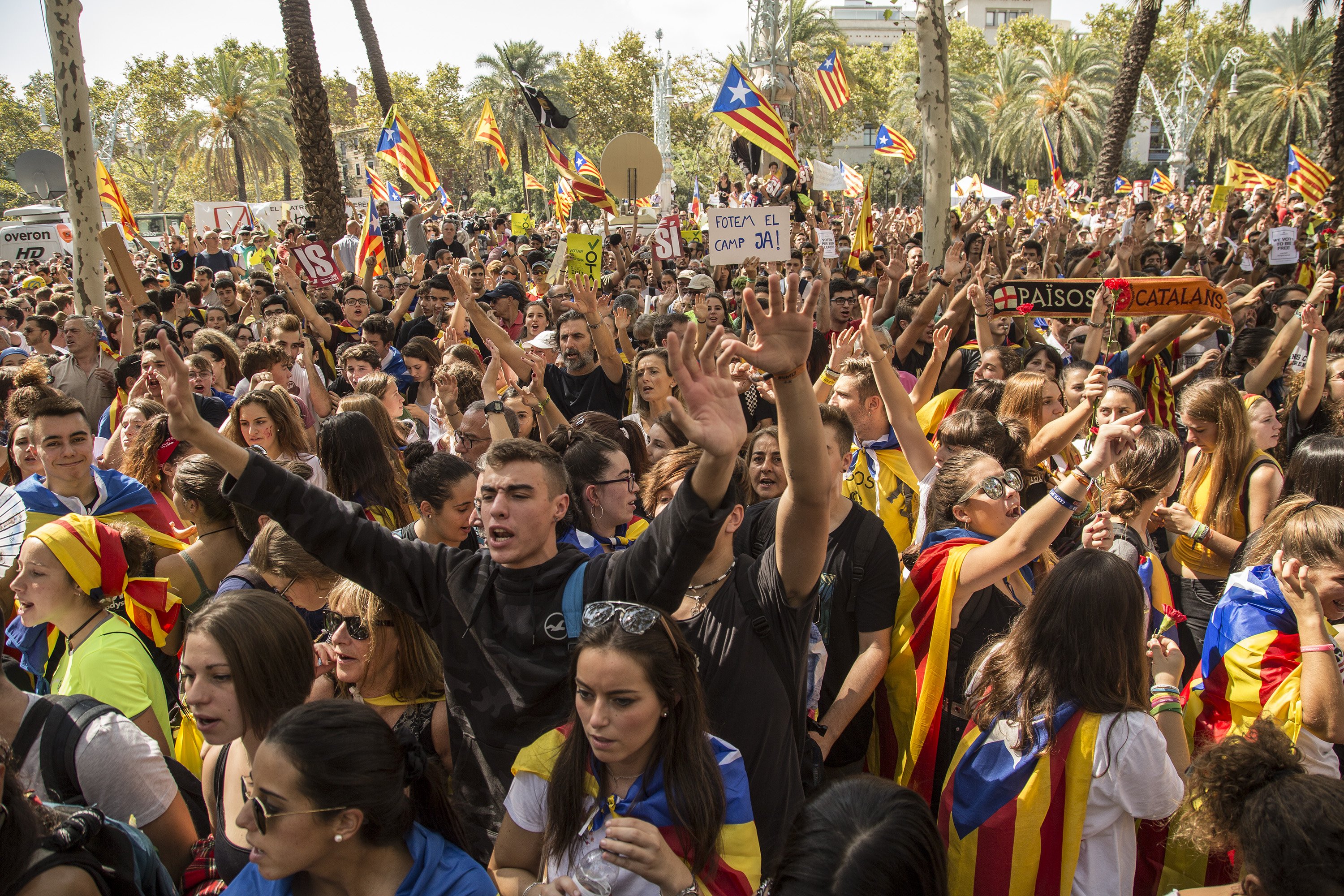 Major pro-independence organisation calls for rally at 6pm by Catalan Parliament