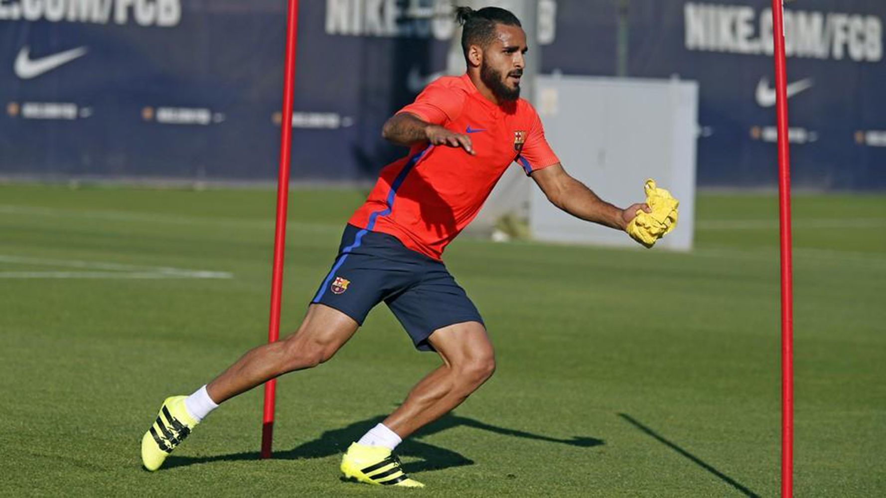 Douglas se marcha cedido al Sporting