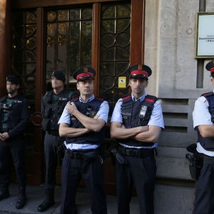 mossos guardies civils efe mossos guardies civils efe