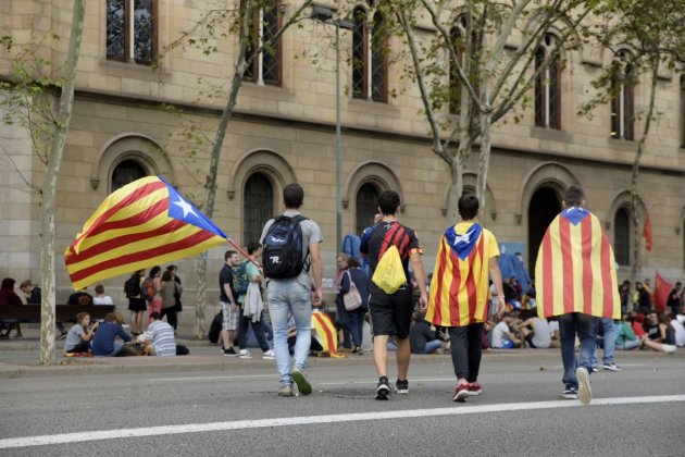 Manifestants a plaça Universitat / Laura Gómez