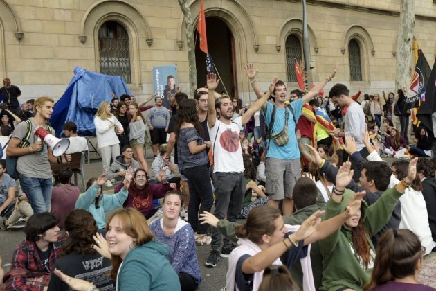 Manifestants a plaça Universitat / Laura Gómez