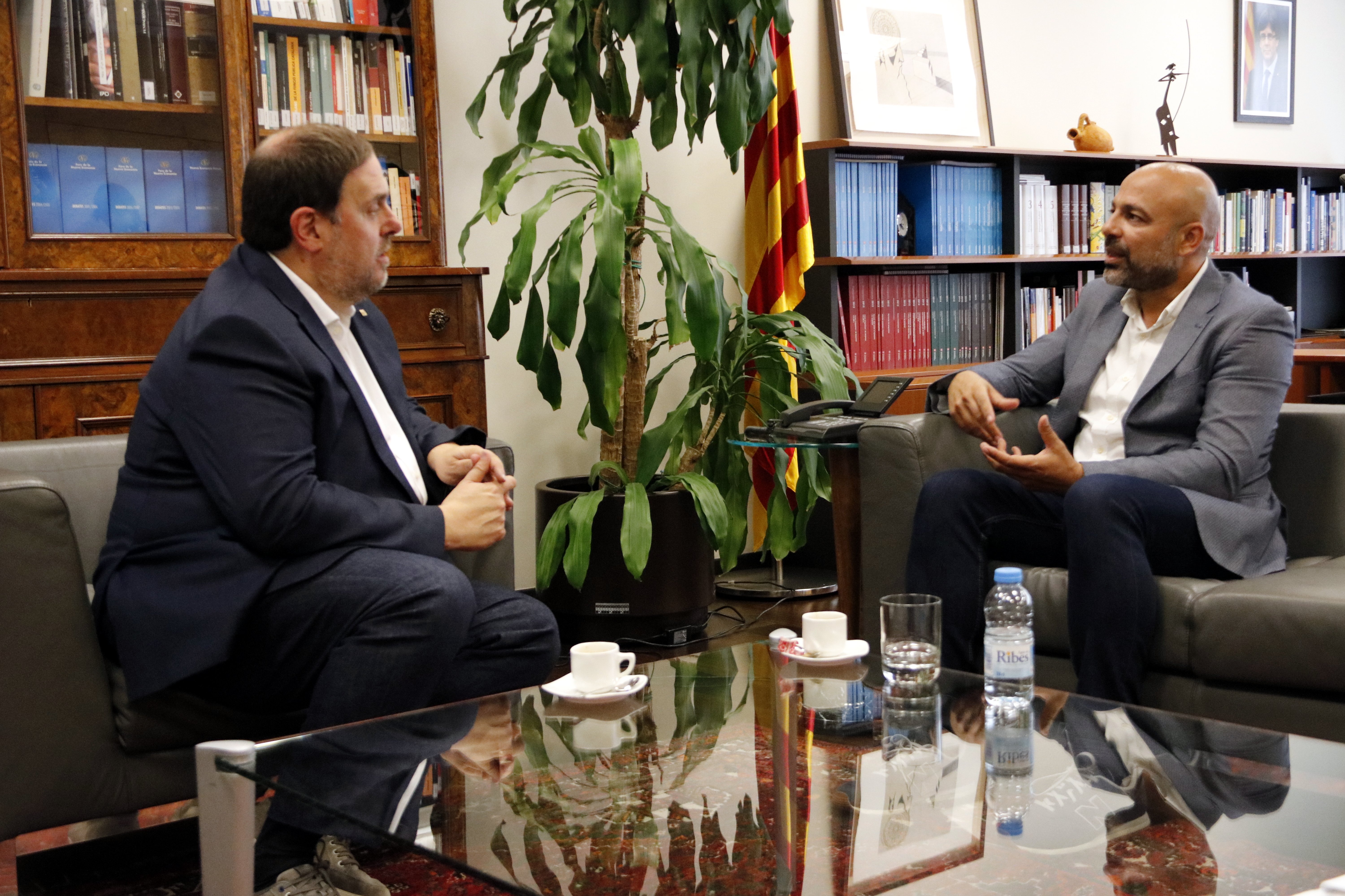 Junqueras defiende mantener las mejores relaciones con España "cuando sea entre iguales"