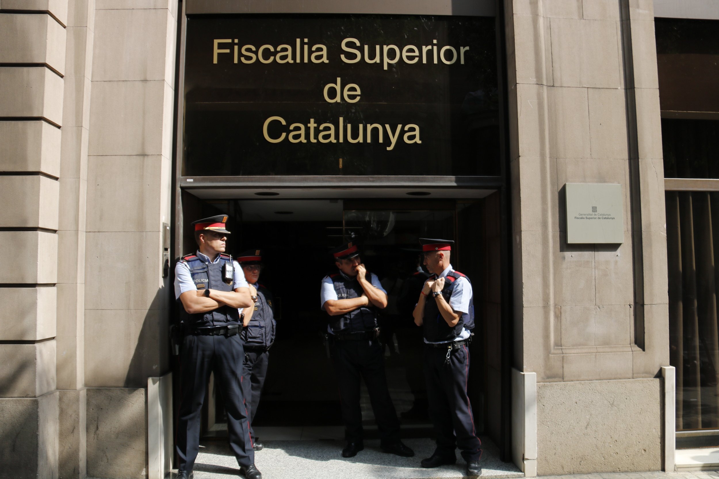 La fiscalia catalana demana als Mossos que protegeixin la família de Llarena