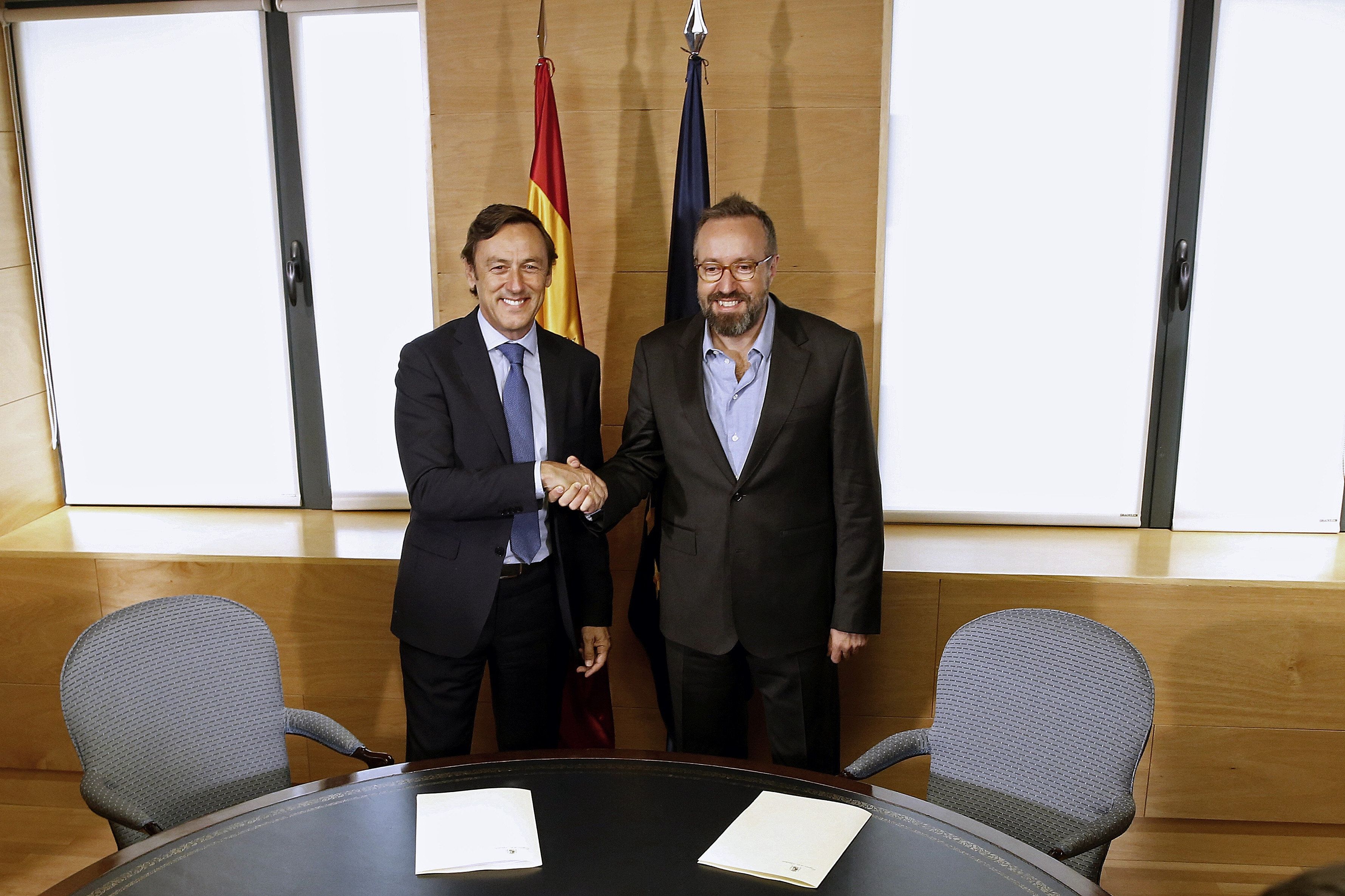 PP y C's firman un acuerdo contra la inmersión lingüística y el referéndum