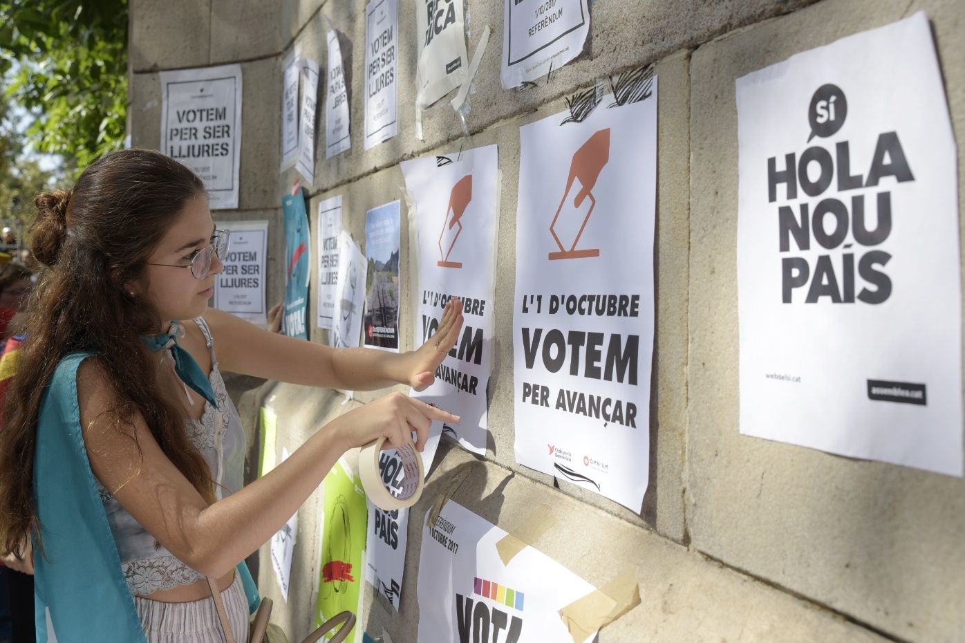 La Marató per la Democràcia omple Catalunya de cartells
