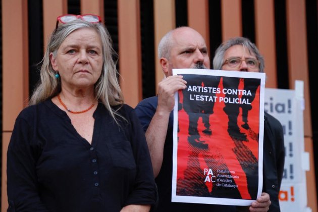 La plataforma Assambleària de Periodistes de Catalunya, contra la represión policial / Sergi Alcàzar