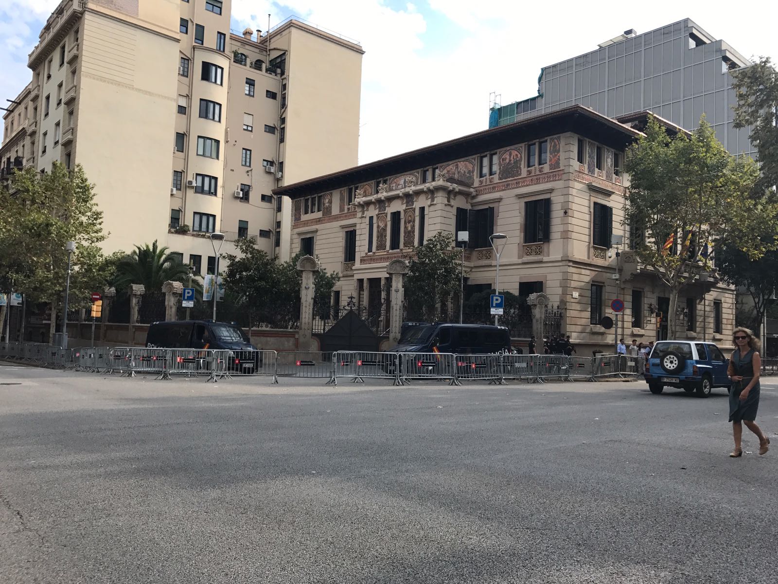 Dos jóvenes detenidos por la Policía Nacional en la Delegación del Gobierno