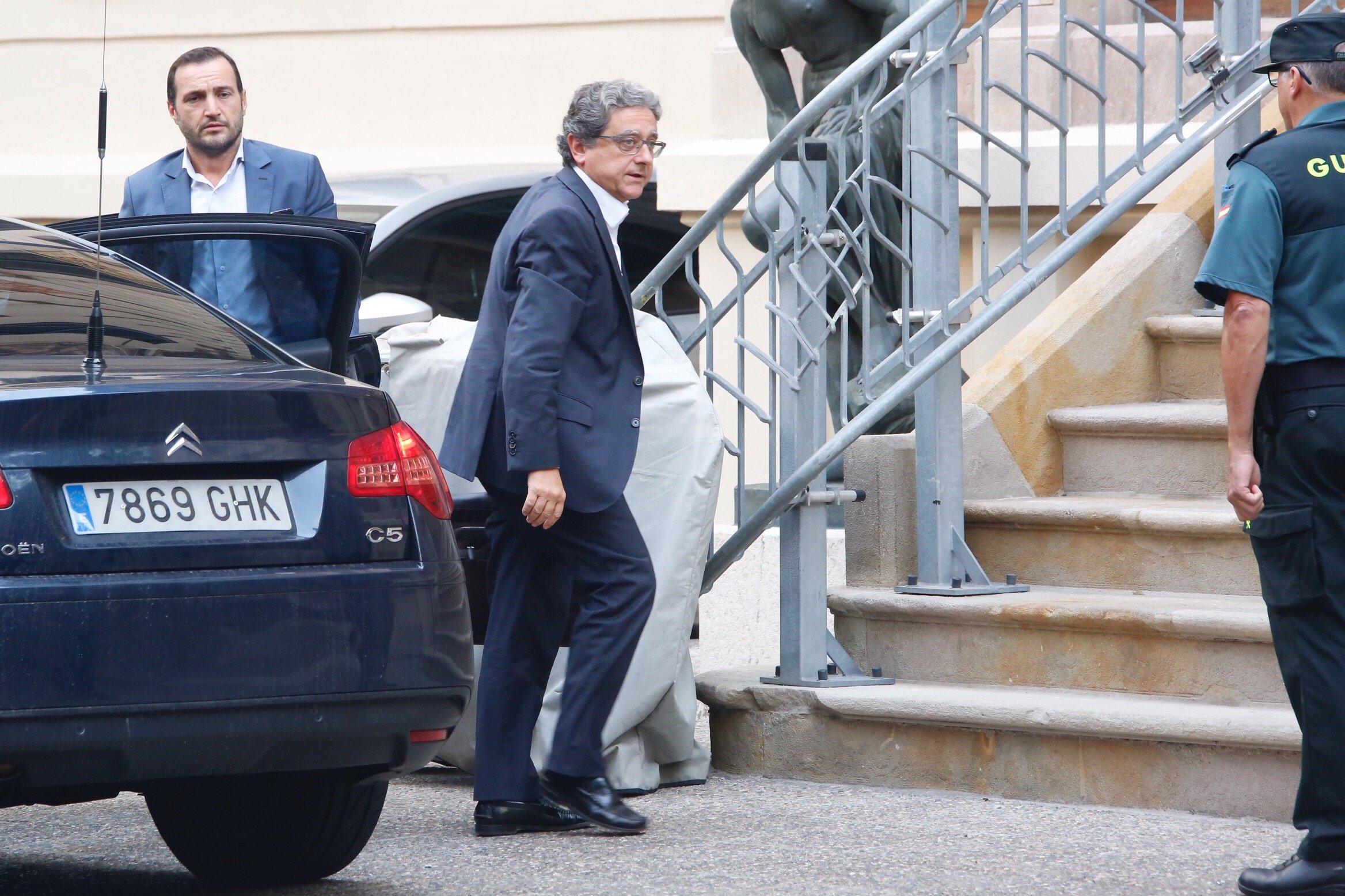 Una mujer insulta a Millo y Nieto en un restaurante de Barcelona