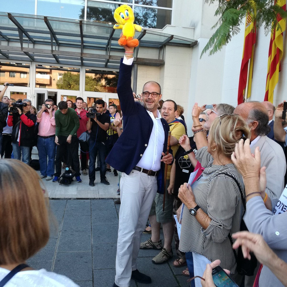 Miquel Buch (ACM) sale de declarar con Piolín