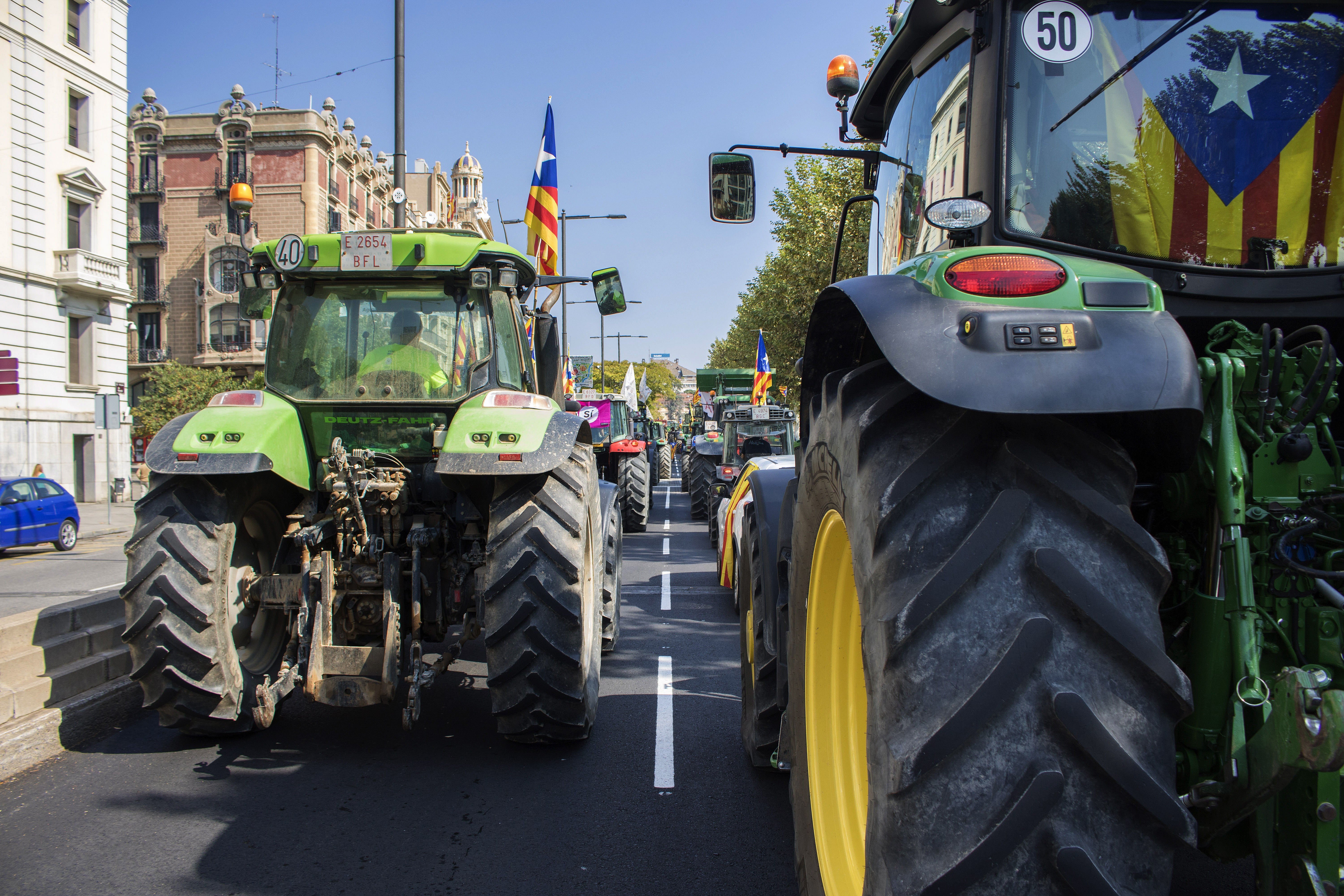 La Unió de Pagesos xifra en més de 5.000 els tractors mobilitzats en l'aturada