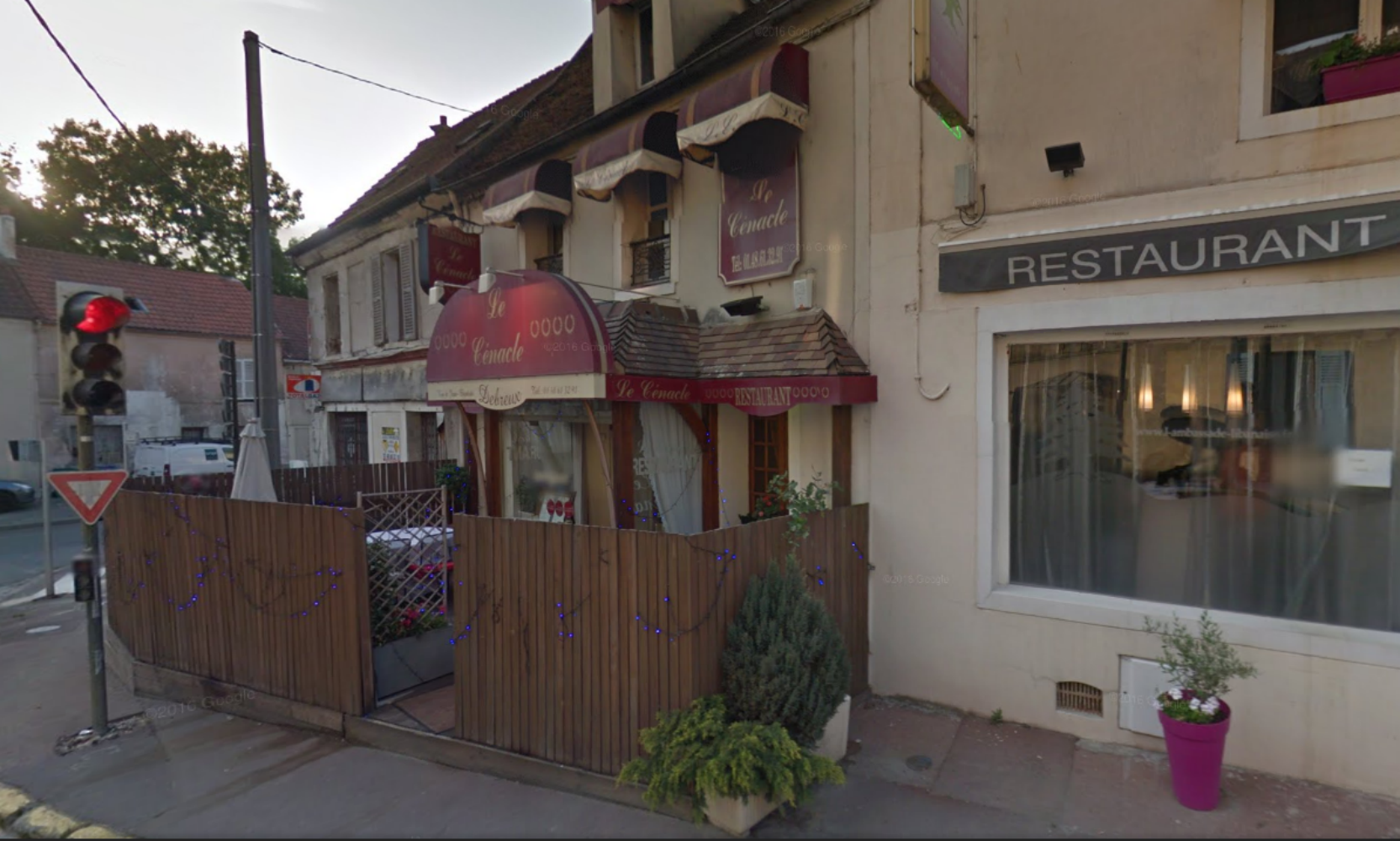 Un restaurant francès expulsa dues dones musulmanes perquè "tots són terroristes"