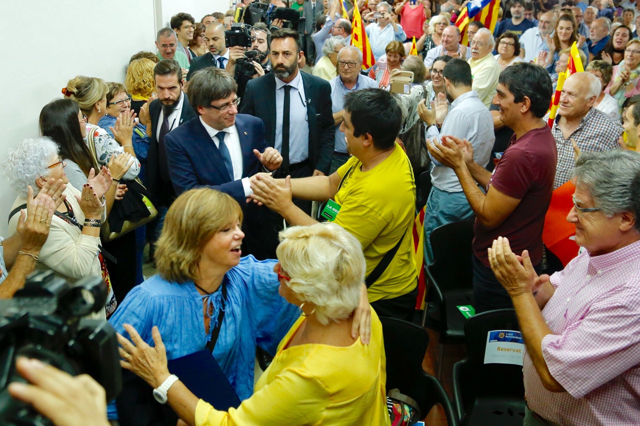 Puigdemont: "No olvidaremos nunca ni la severa agresión del PP ni los silencios cómplices"