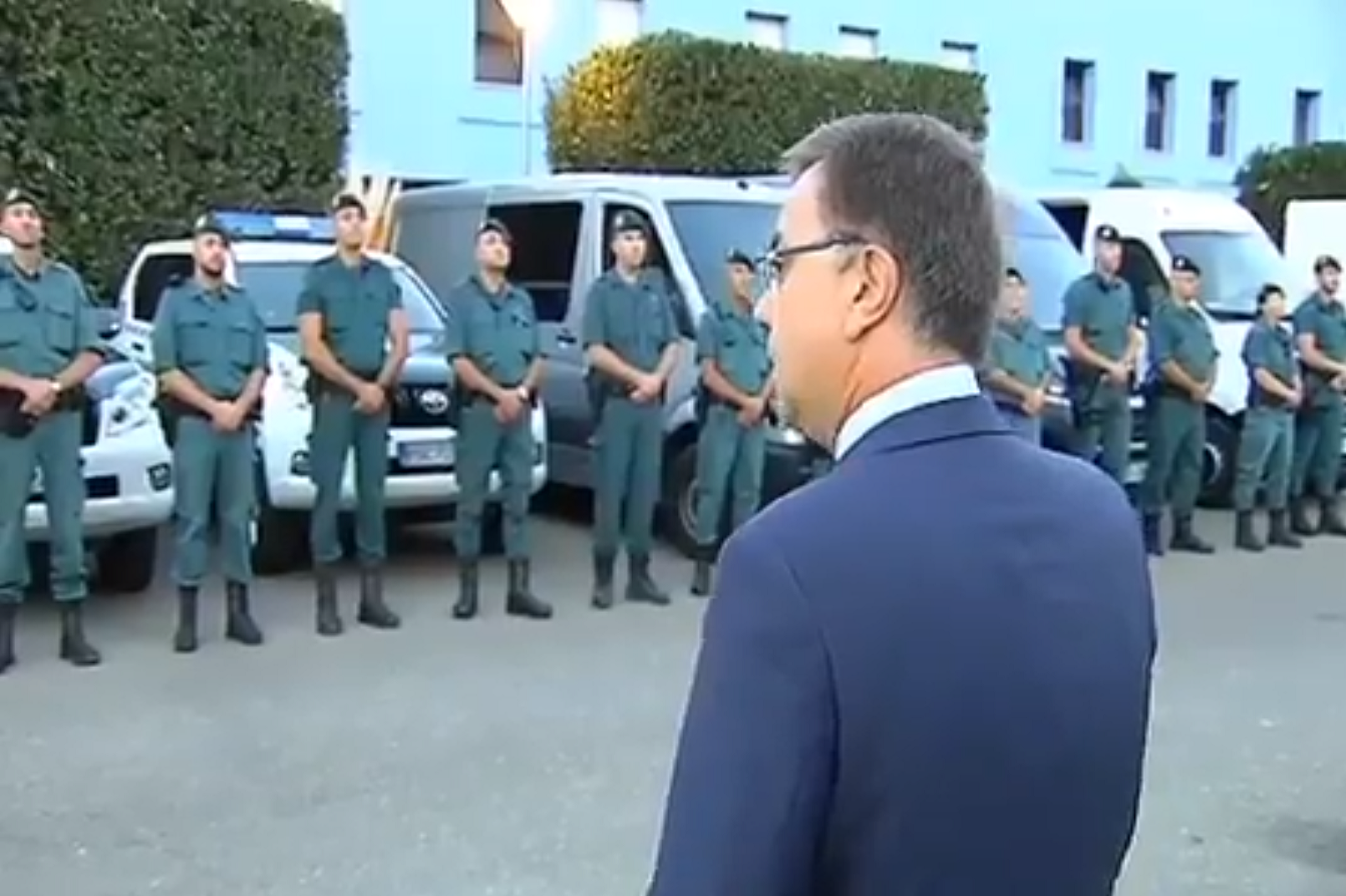 El delegado del Gobierno en Granada despide con honores a los guardias civiles enviados a Catalunya